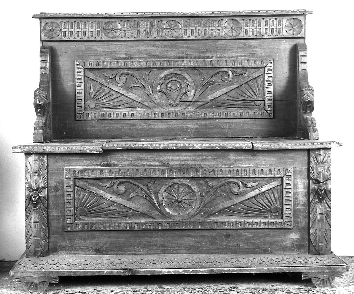 cassapanca - produzione fiorentina (sec. XIX)