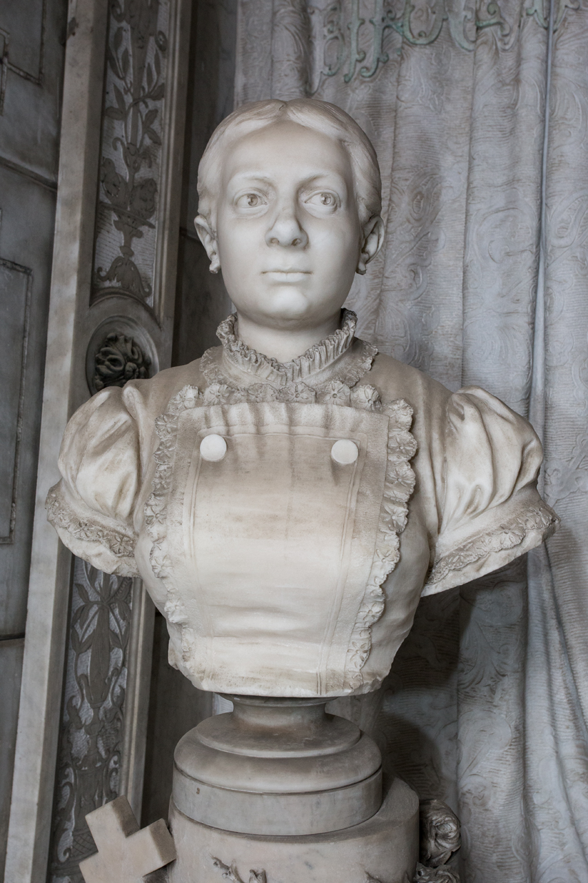 figura femminile (scultura - busto, elemento d'insieme) di Sartorio Giuseppe (sec. XIX)