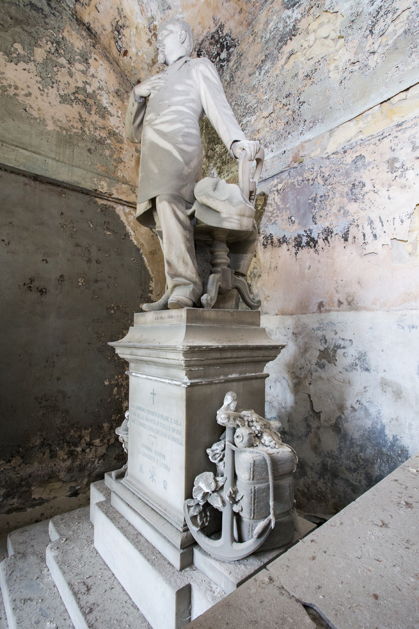 figura maschile, ritratto di Giovanni Devoto (statua, elemento d'insieme) di Villa Giovannni Battista (sec. XIX)