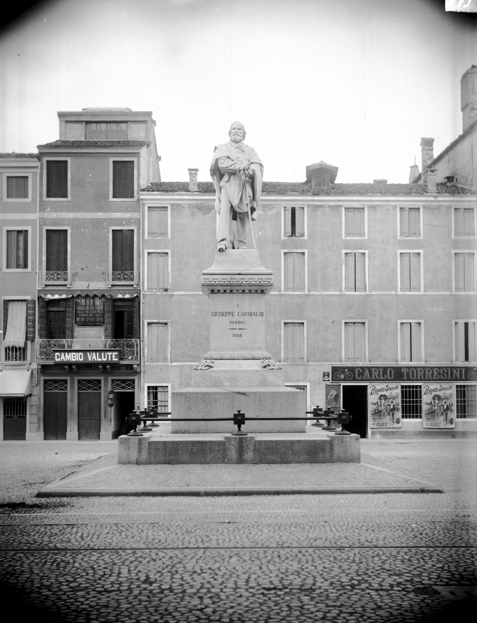Monumento a Giuseppe Garibaldi (negativo) di Gabinetto fotografico (XX)