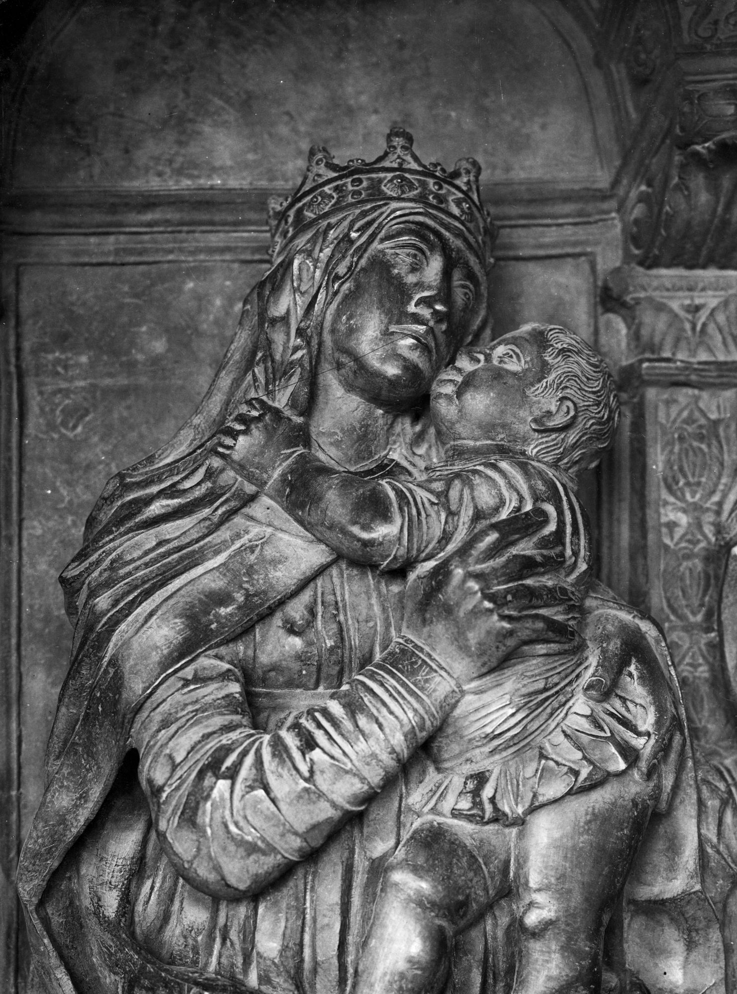 Chiesa San Francesco. Bartoli Bellano. Sec. XV. Madonna col putto (negativo) di Gabinetto fotografico (XX)