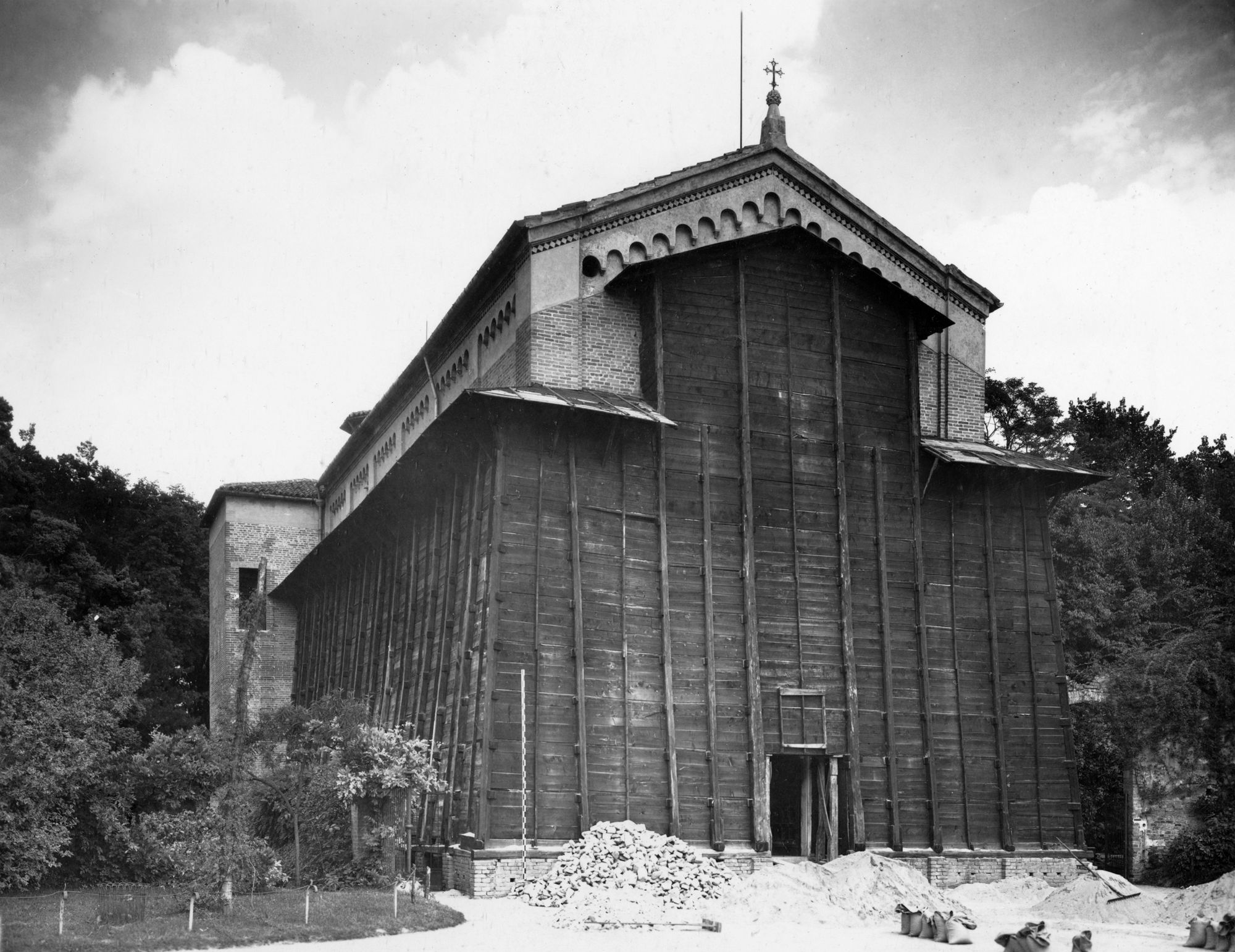 Opere di Guerra. Cappella degli Scrovegni. Aspetti interni edd esterni per la difesa della cappella e degli affreschi di Giotto (negativo) di Gabinetto fotografico (XX)