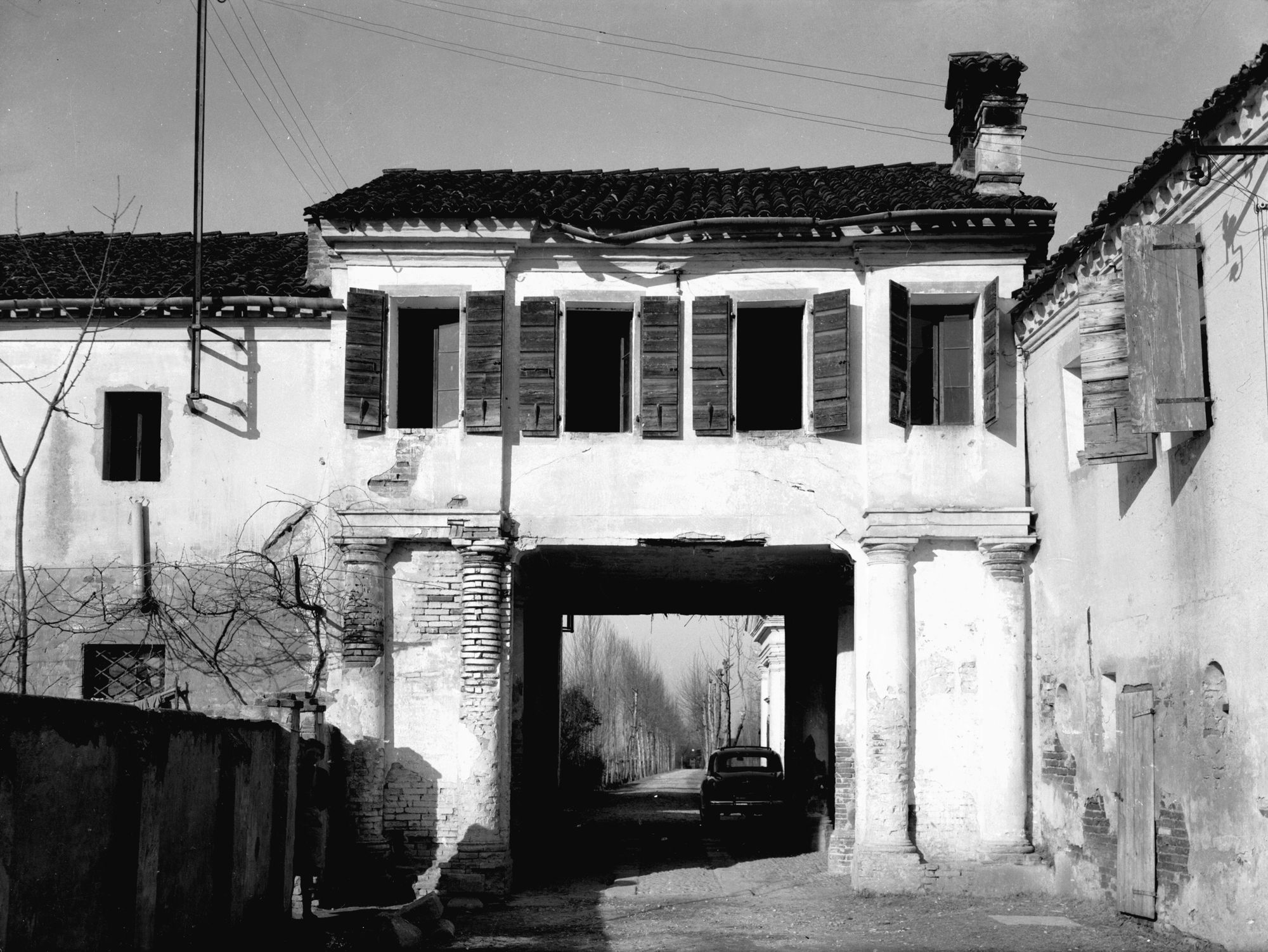 Villa Agazzi Sailer. Ingresso (negativo) di Gabinetto fotografico (XX)