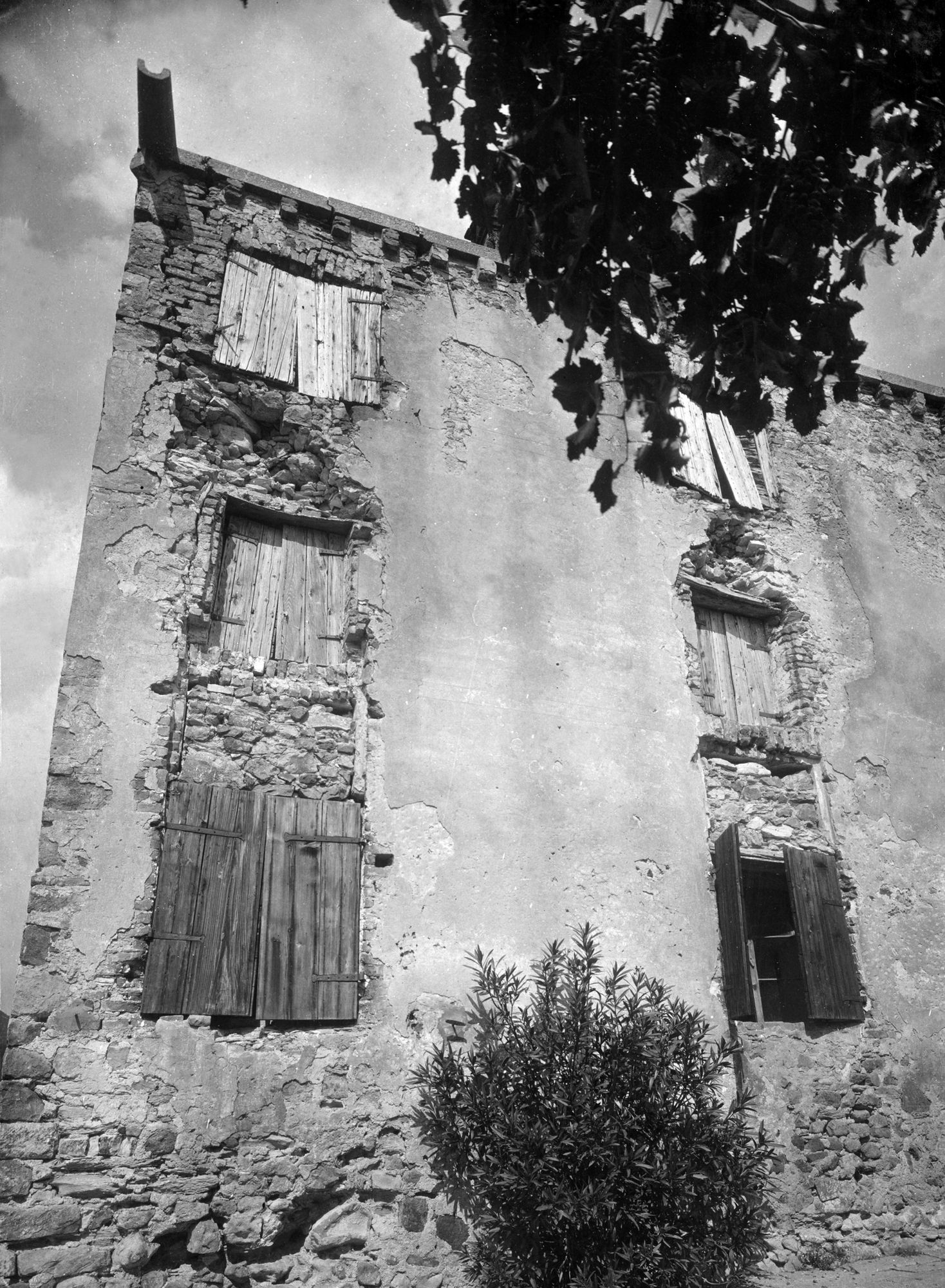 Casa Badoer. Condizioni statiche e soffitto policromo dell'androne (negativo) di Gabinetto fotografico (XX)