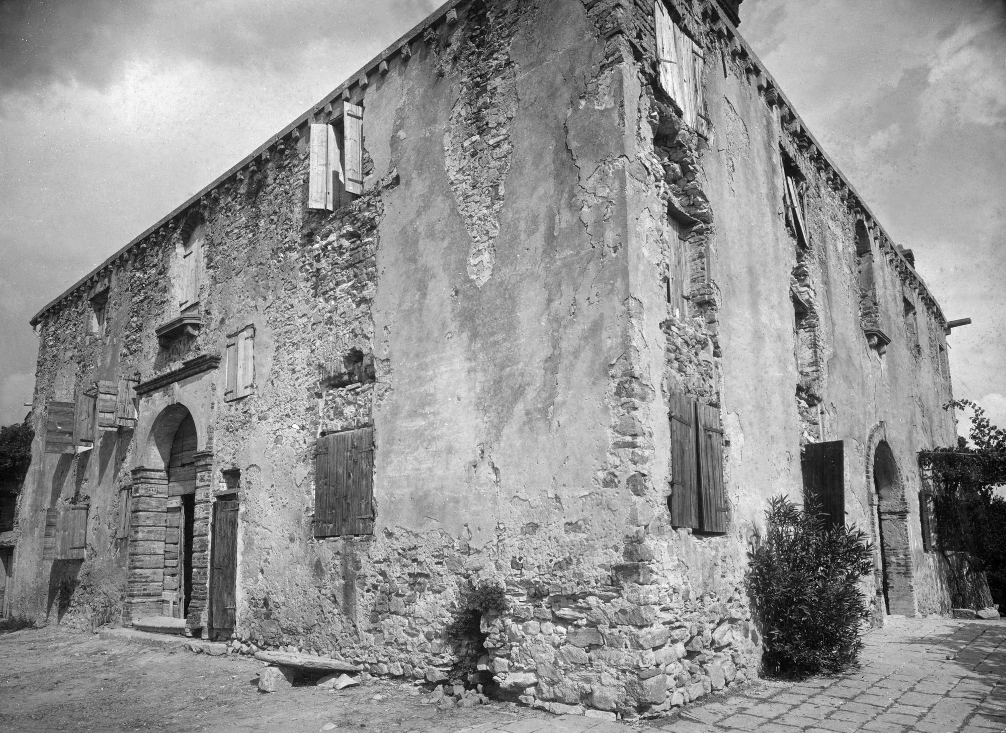 Casa Badoer. Condizioni statiche e soffitto policromo dell'androne (negativo) di Gabinetto fotografico (XX)