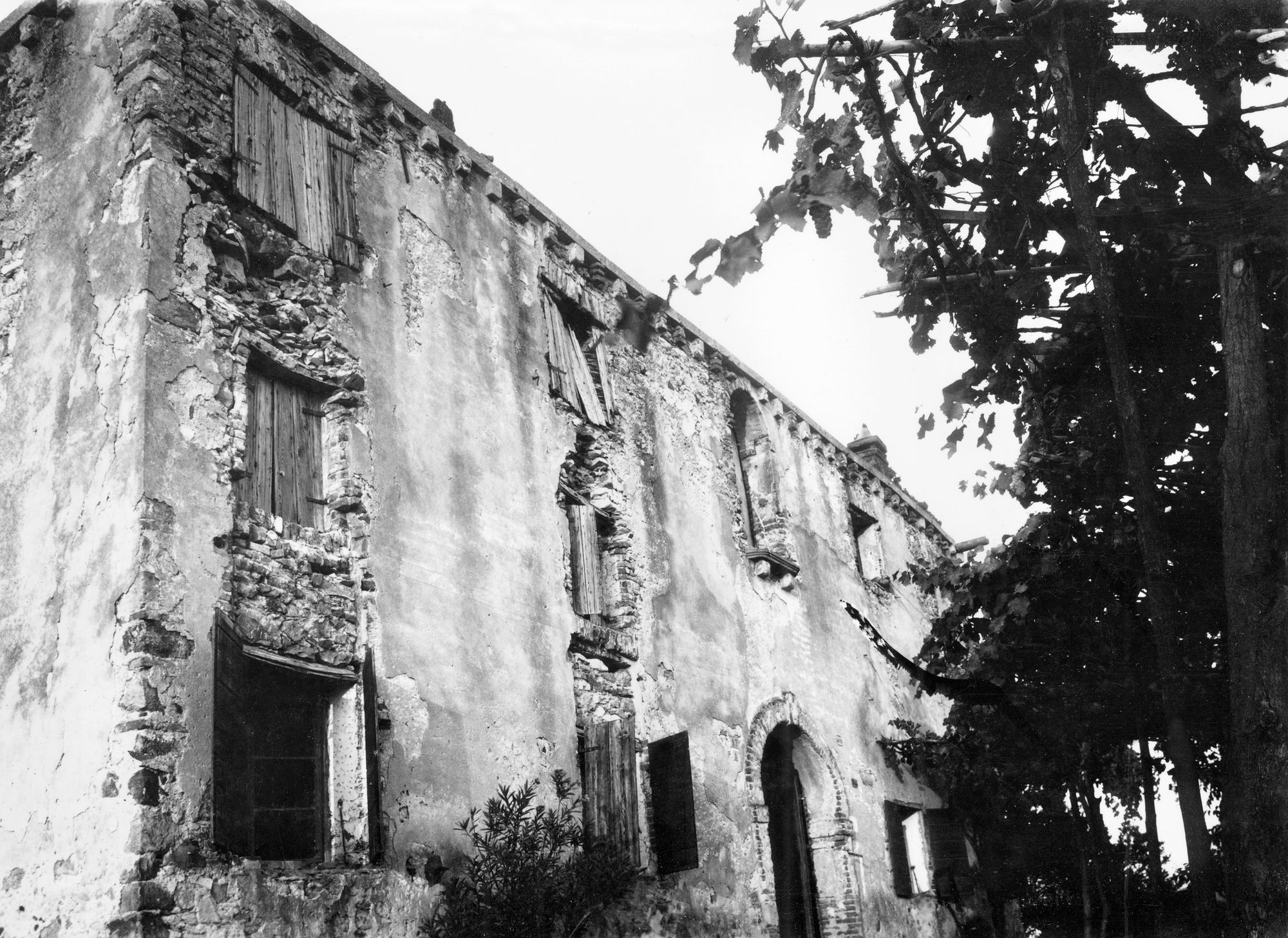 Casa Badoer. Condizioni statiche e soffitto policromo dell'androne (negativo) di Gabinetto fotografico (XX)