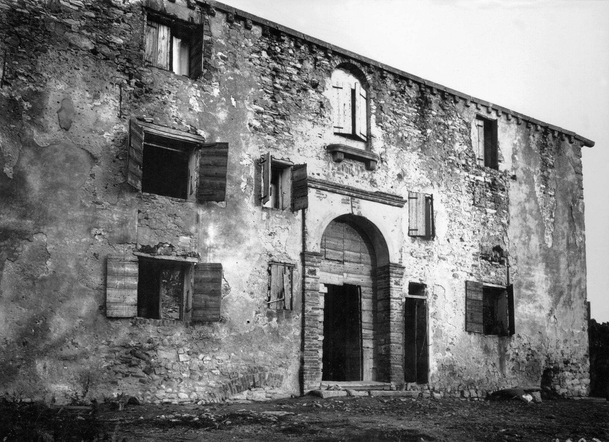 Casa Badoer. Condizioni statiche e soffitto policromo dell'androne (negativo) di Gabinetto fotografico (XX)