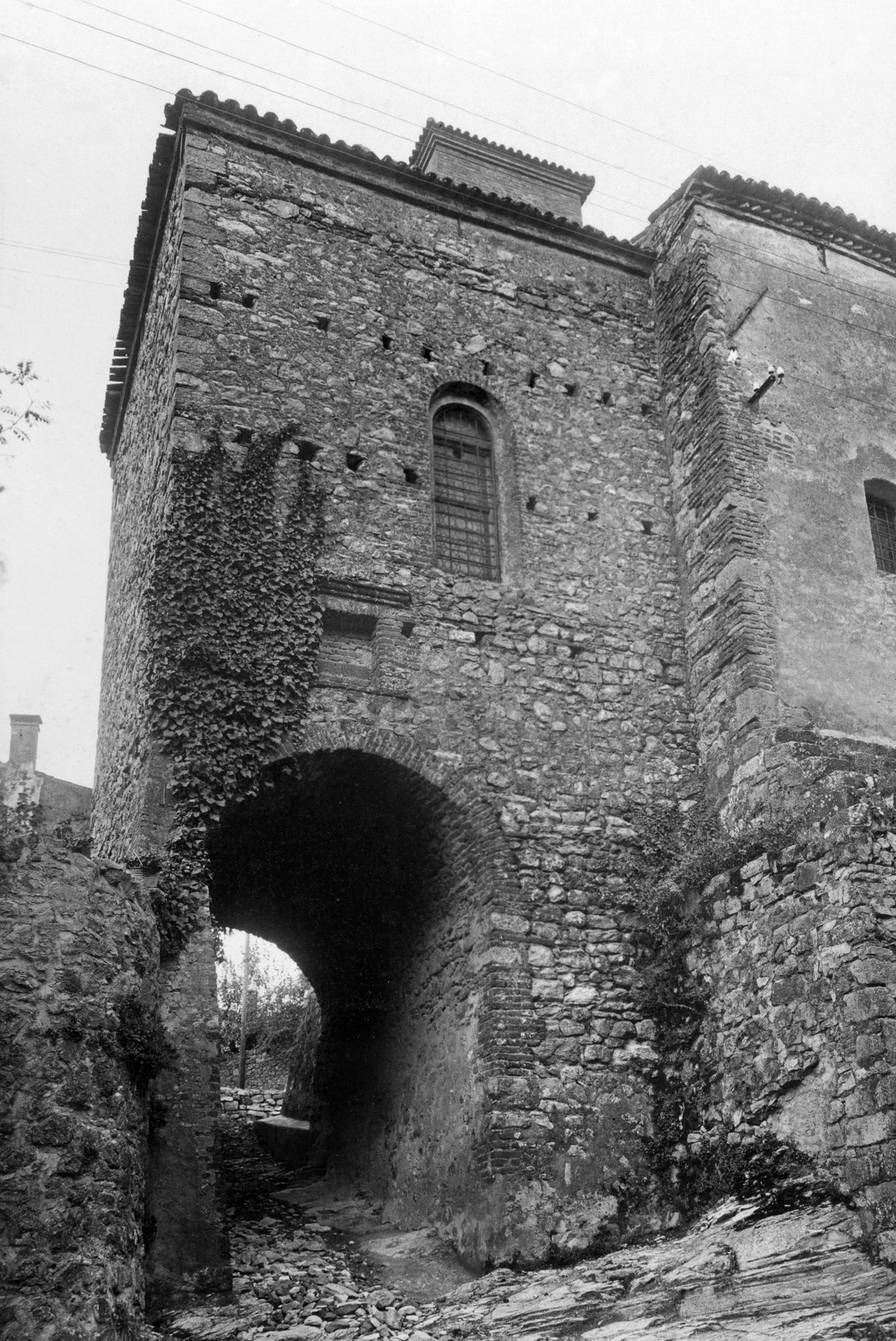 Arquà Petrarca. L'abside dell'oratorio della SS. Trinità (negativo) di Gabinetto fotografico (XX)