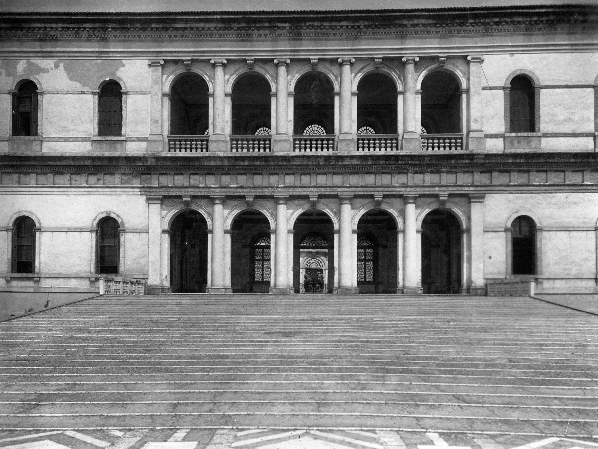 Pontecasale. Villa ex Garzoni. Varie vedute esterne e particolari interni (negativo) di Gabinetto fotografico (XX)