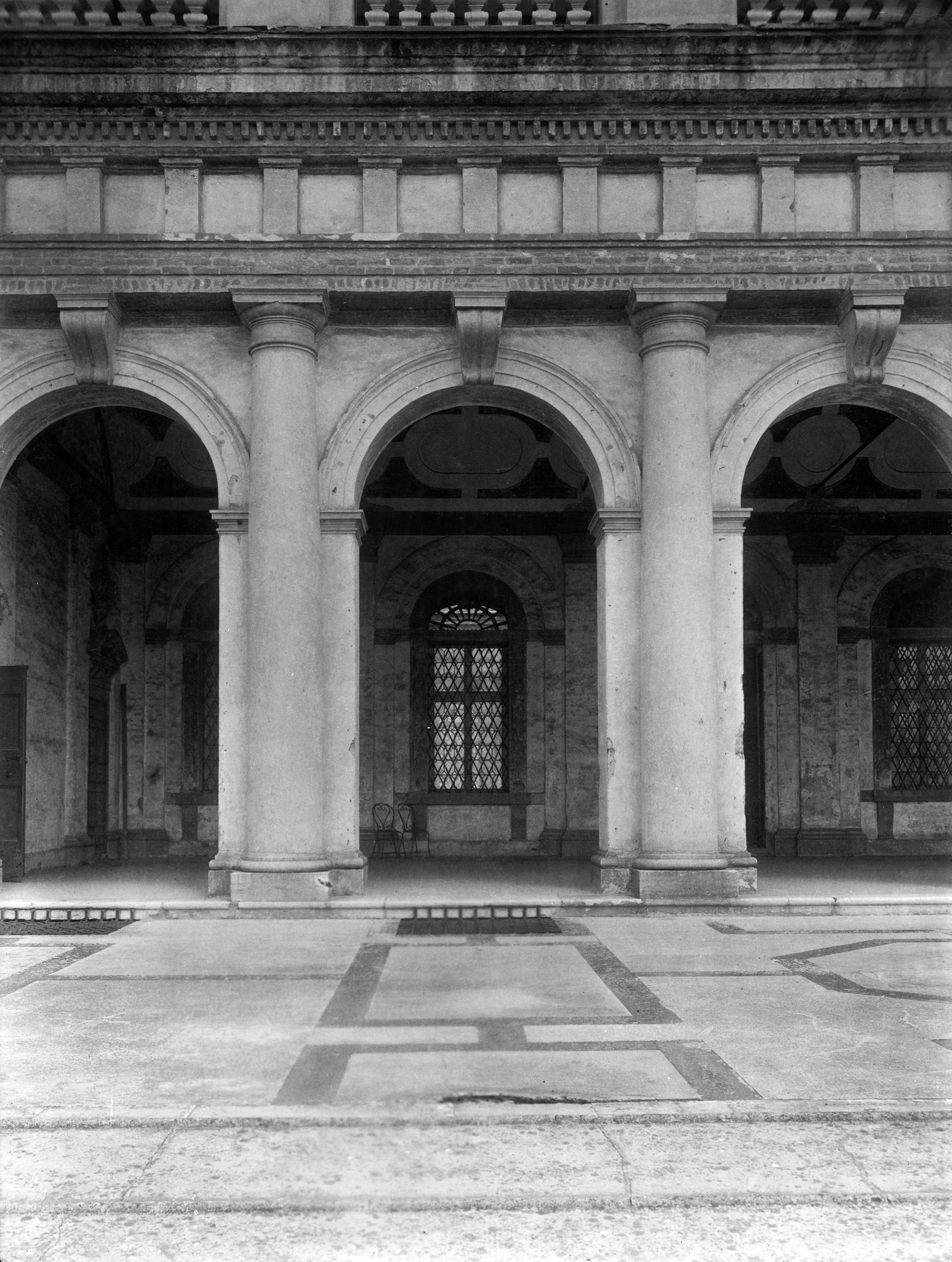 Pontecasale. Villa ex Garzoni. Varie vedute esterne e particolari interni (negativo) di Gabinetto fotografico (XX)