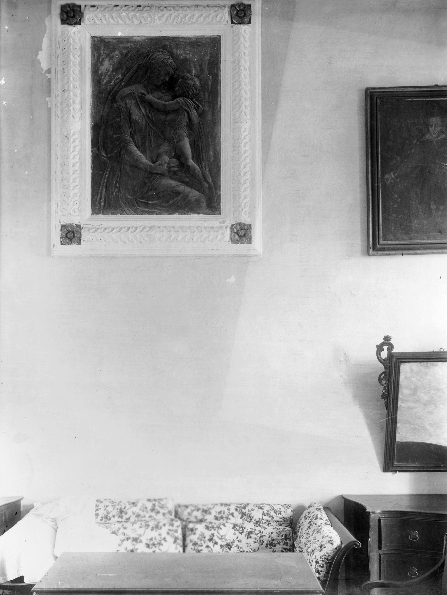 Pontecasale. Villa ex Garzoni. Varie vedute esterne e particolari interni (negativo) di Gabinetto fotografico (XX)