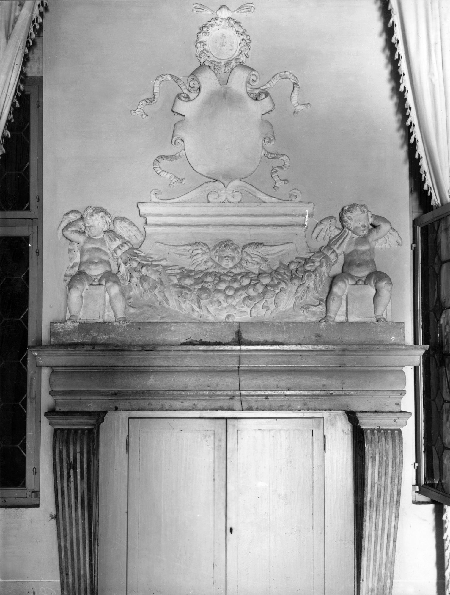 Pontecasale. Villa ex Garzoni. Varie vedute esterne e particolari interni (negativo) di Gabinetto fotografico (XX)