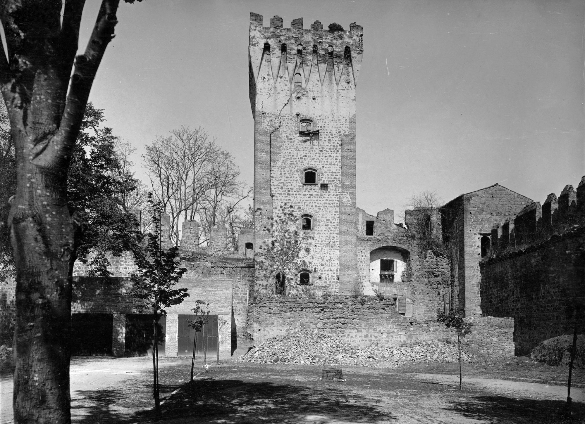 Este. Il castello e mura (negativo) di Gabinetto fotografico (XX)