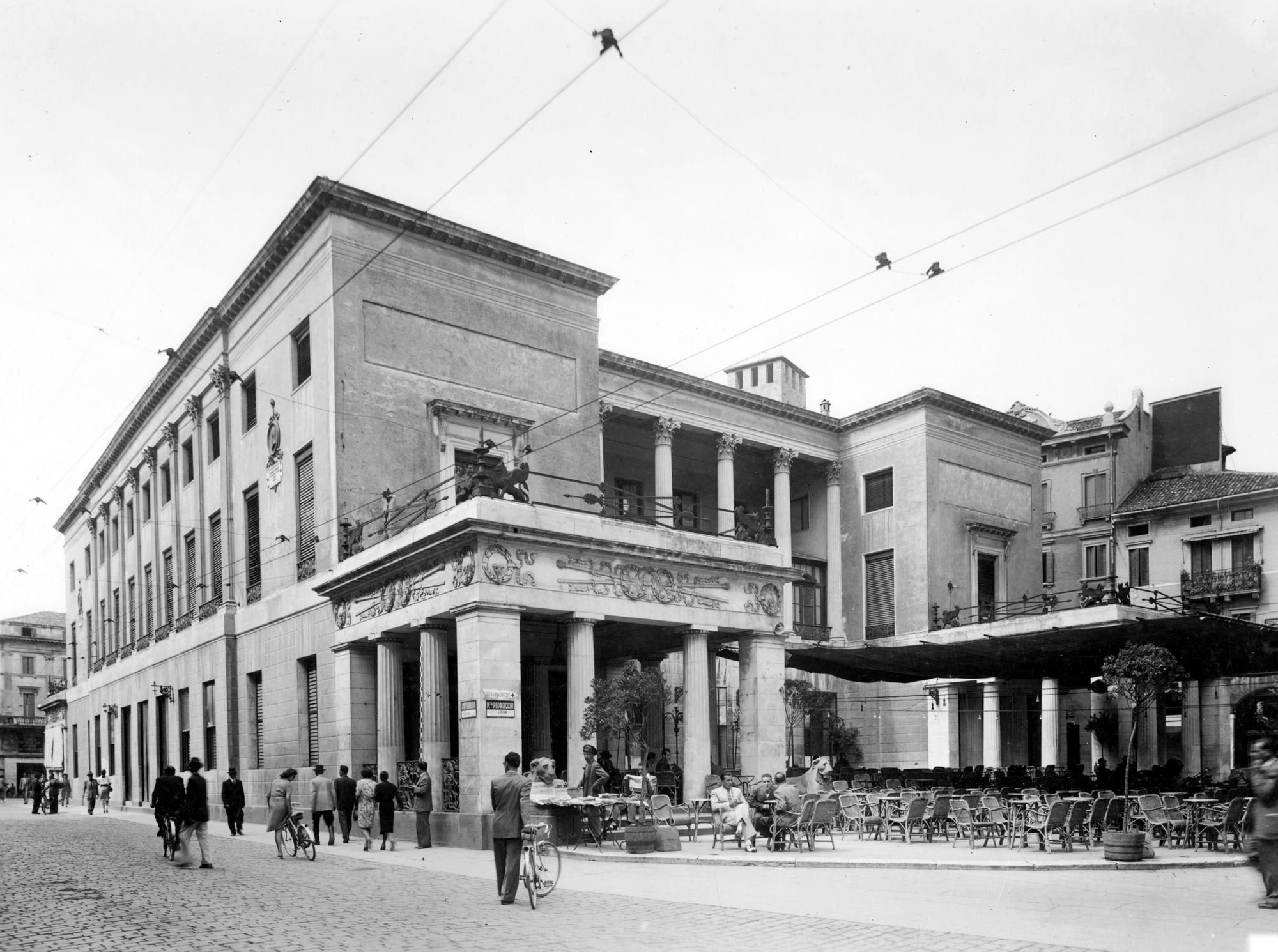 Il caffè Pedrocchi (negativo) di Gabinetto fotografico (XX)