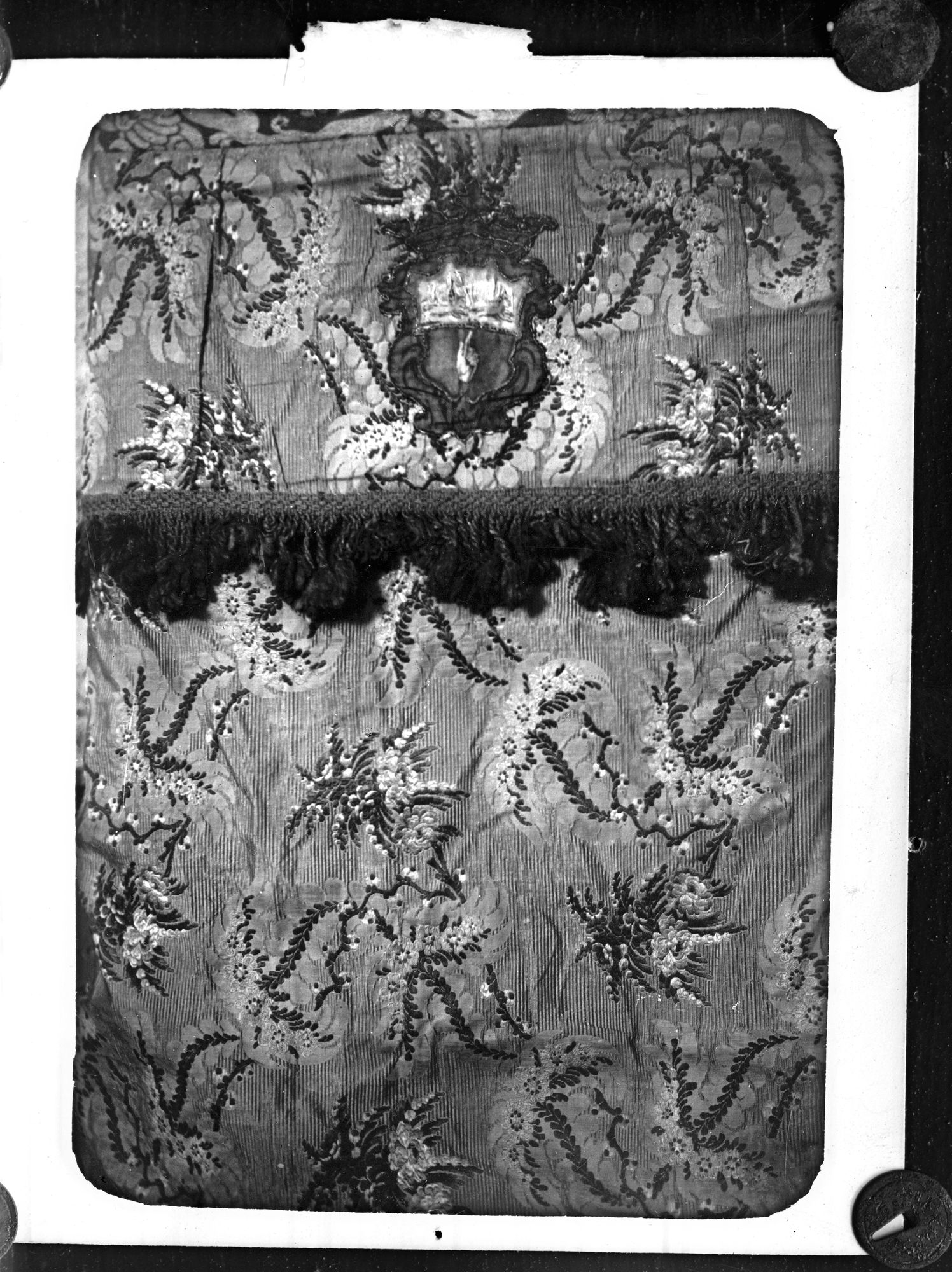 Fratta di Oderzo. Antico damasco ad uso baldacchino (negativo) di Gabinetto fotografico (XX)