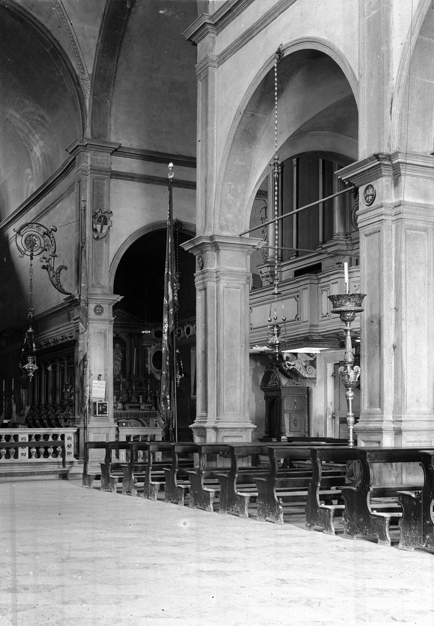 Motta di Livenza. Duomo. Veduta interna (negativo) di Gabinetto fotografico (XX)