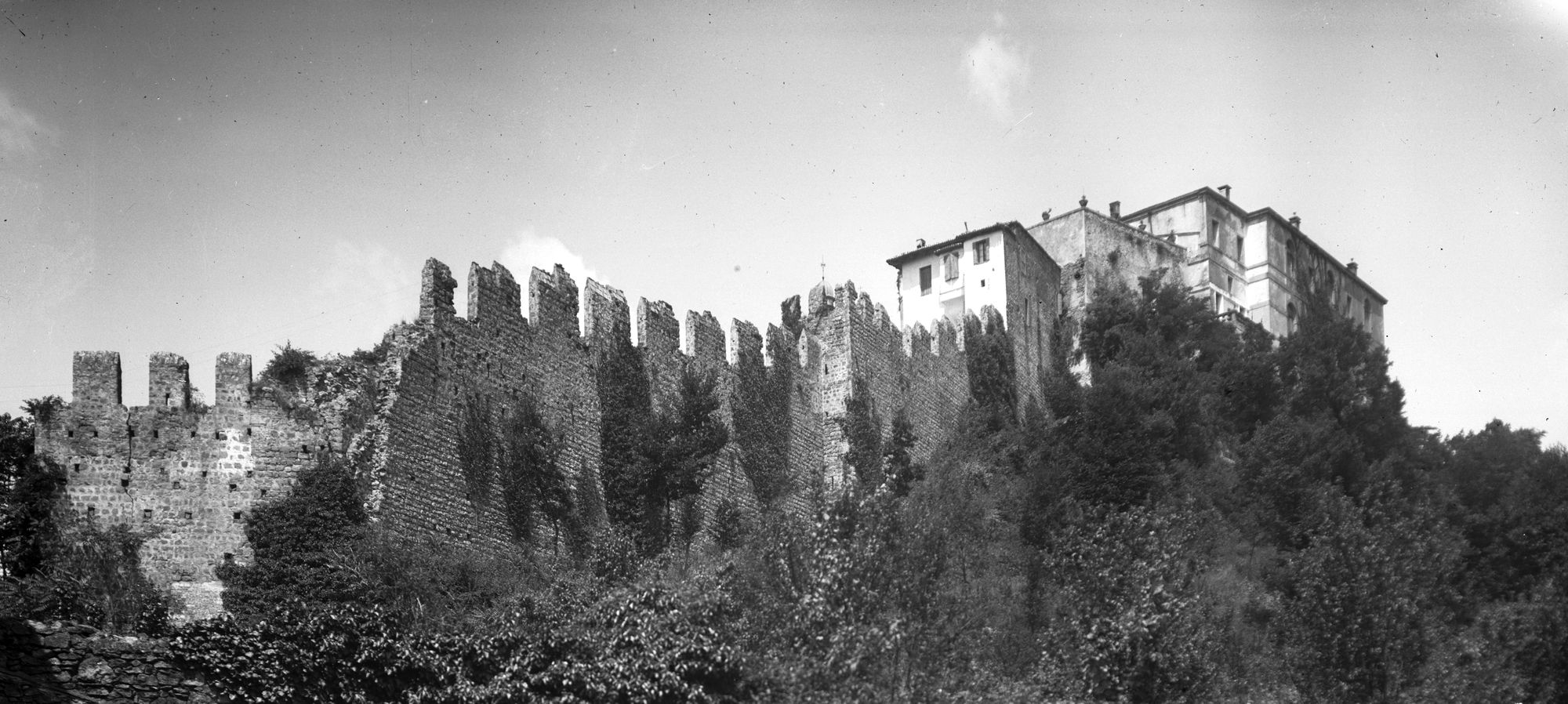 Monselice. Le mura e Cà Duodo ( lato est. ) (negativo) di Gabinetto fotografico (XX)