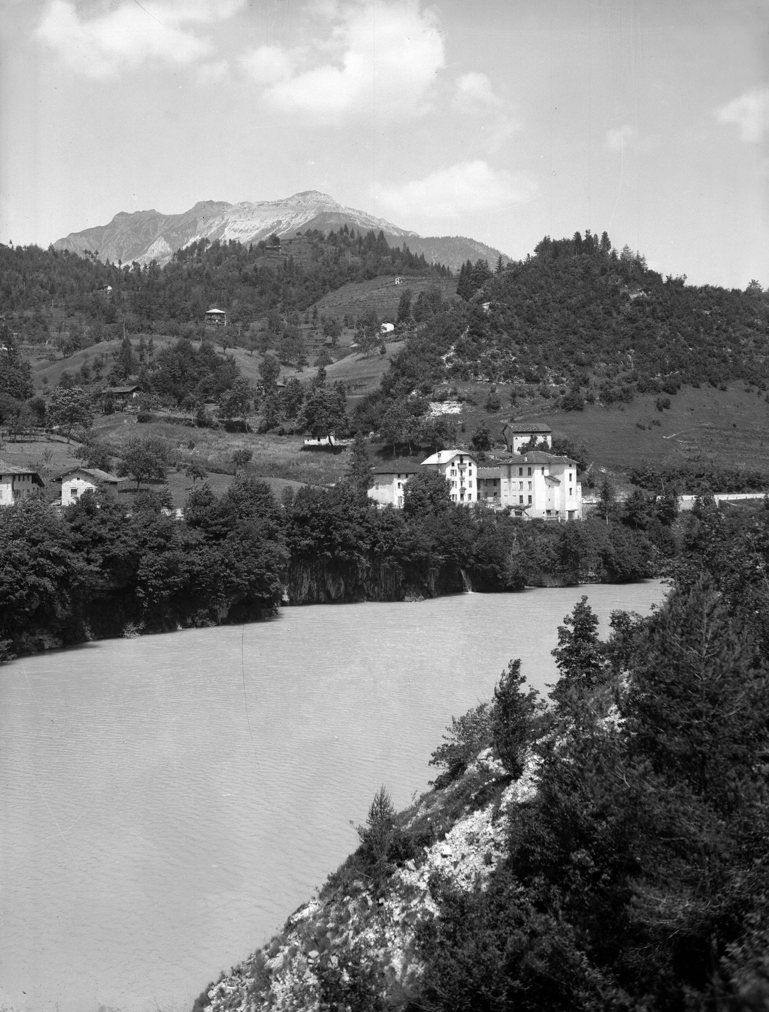 Ponte della Serra sul Cismone. Vedute del lago (negativo) di Gabinetto fotografico (XX)