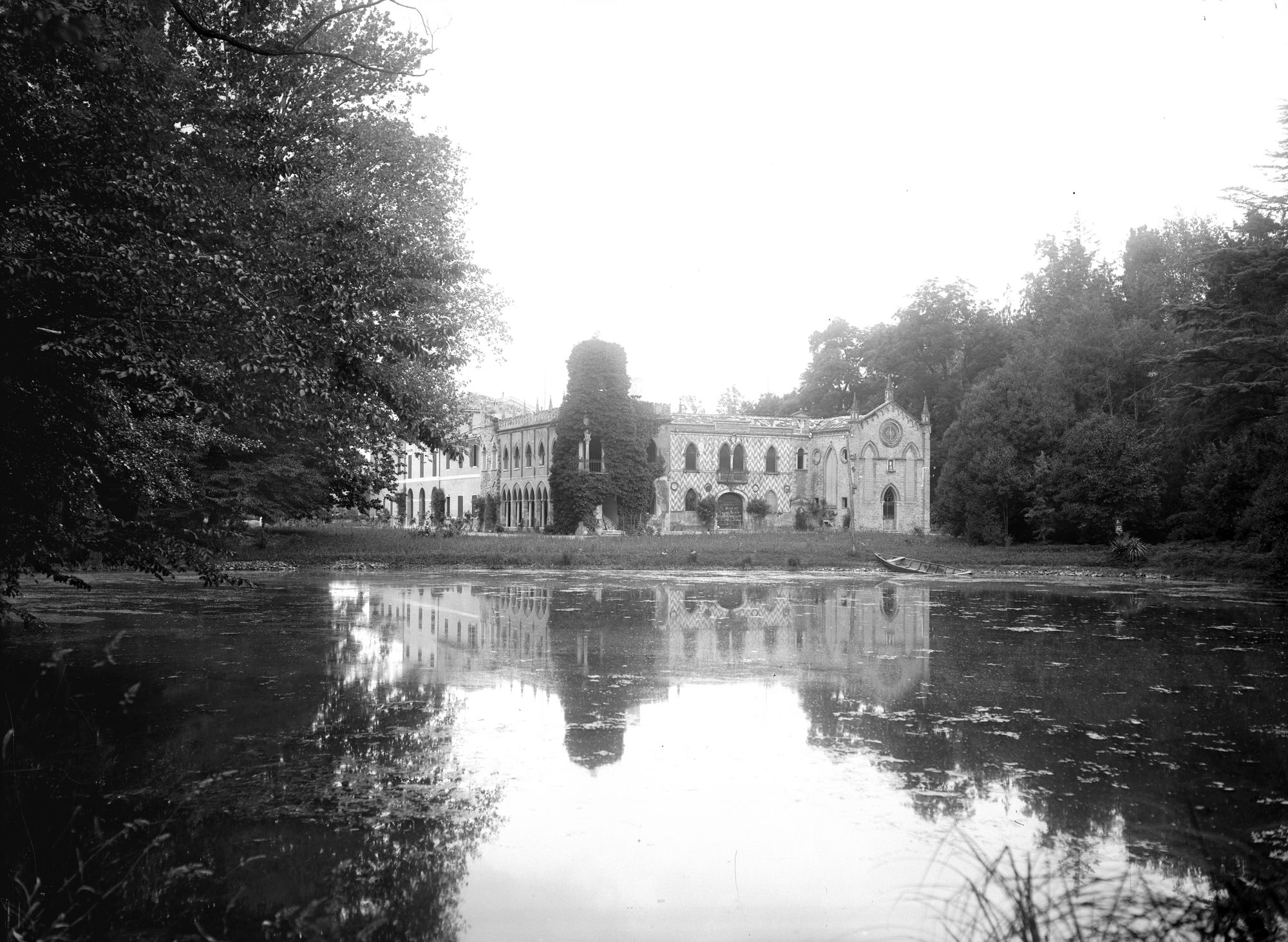 Colfrancui . Villa già barone Salvagna ora Achille Lorenzon (negativo) di Gabinetto fotografico (XX)