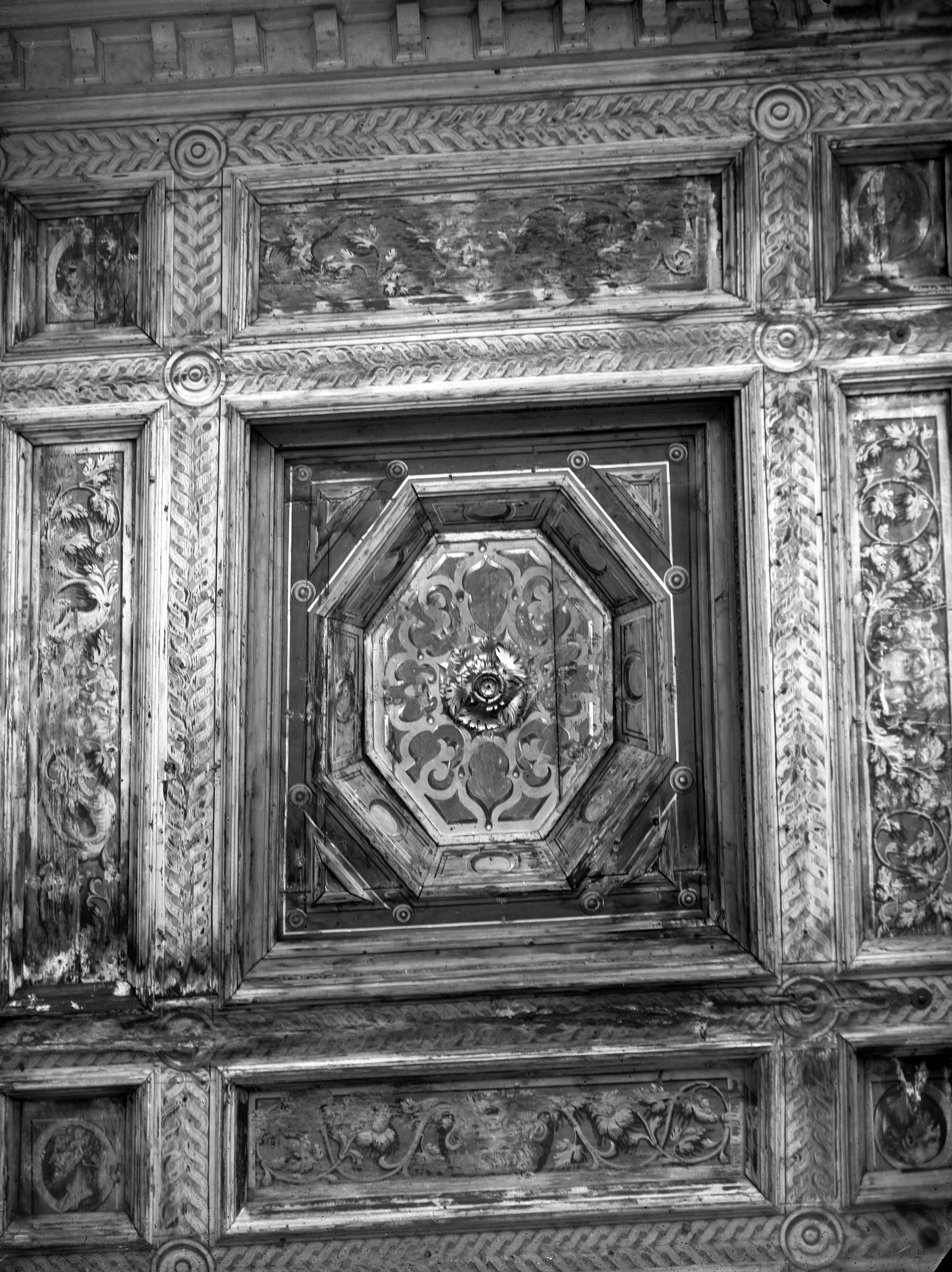 Loggia Carrarese. Particolare del soffitto nella Sala Giganti (negativo) di Gabinetto fotografico (XX)