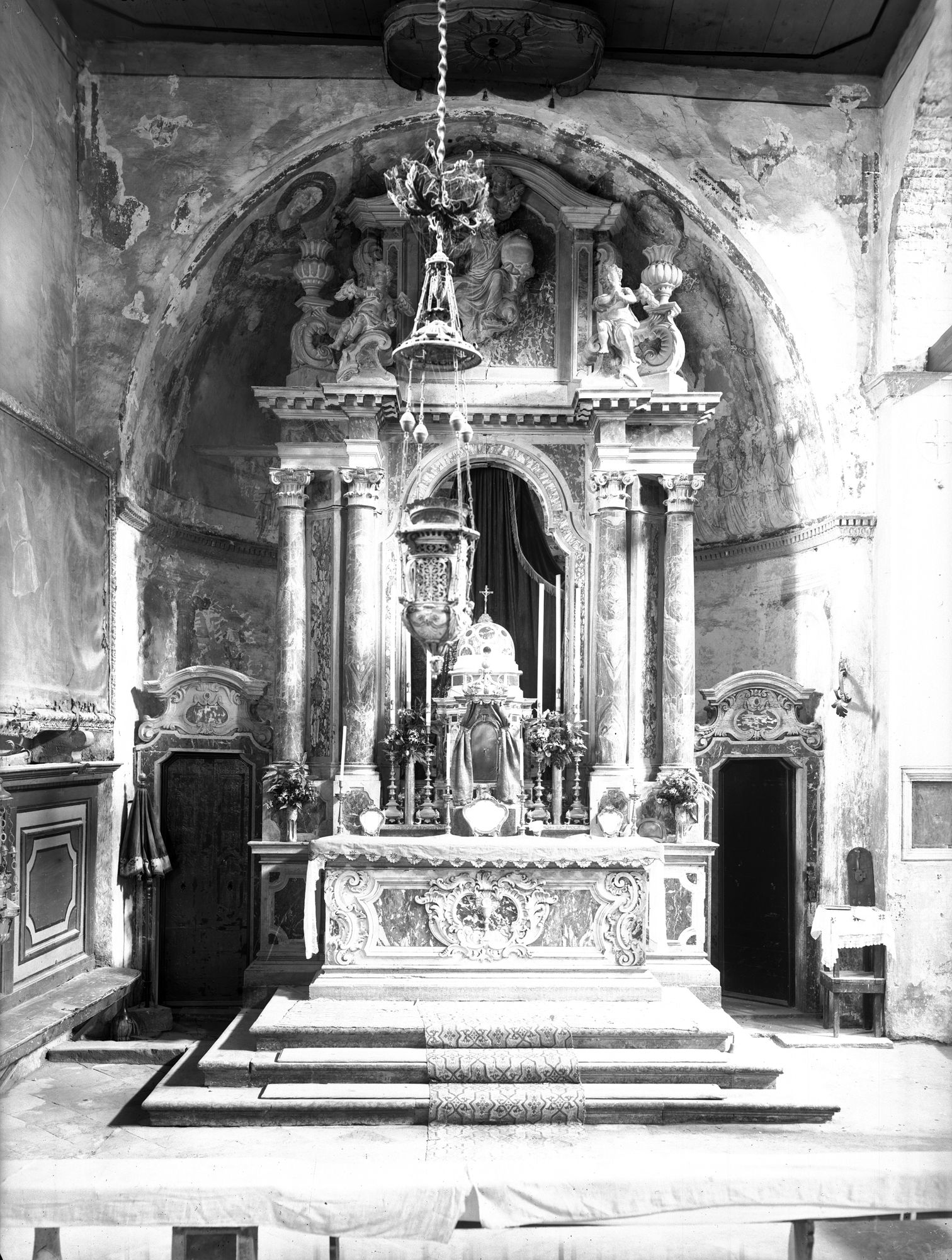 Caorle. Duomo. Varie vedute dello stato statico dell'interno ed esterno (negativo) di Gabinetto fotografico (XX)