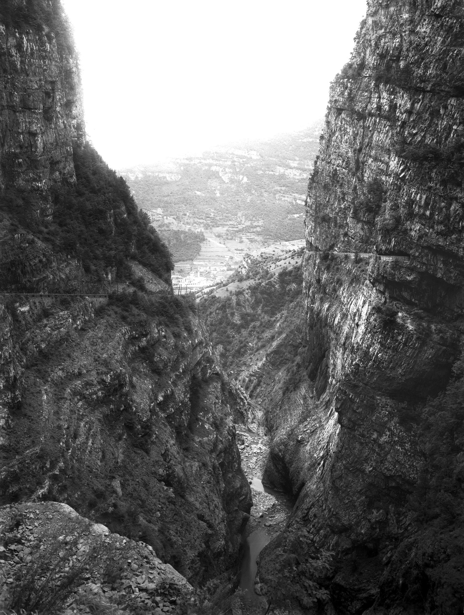 Longarone. Nel Vaiont sulla sinistra del piave. Vari aspetti della Val Vaiont (negativo) di Gabinetto fotografico (XX)