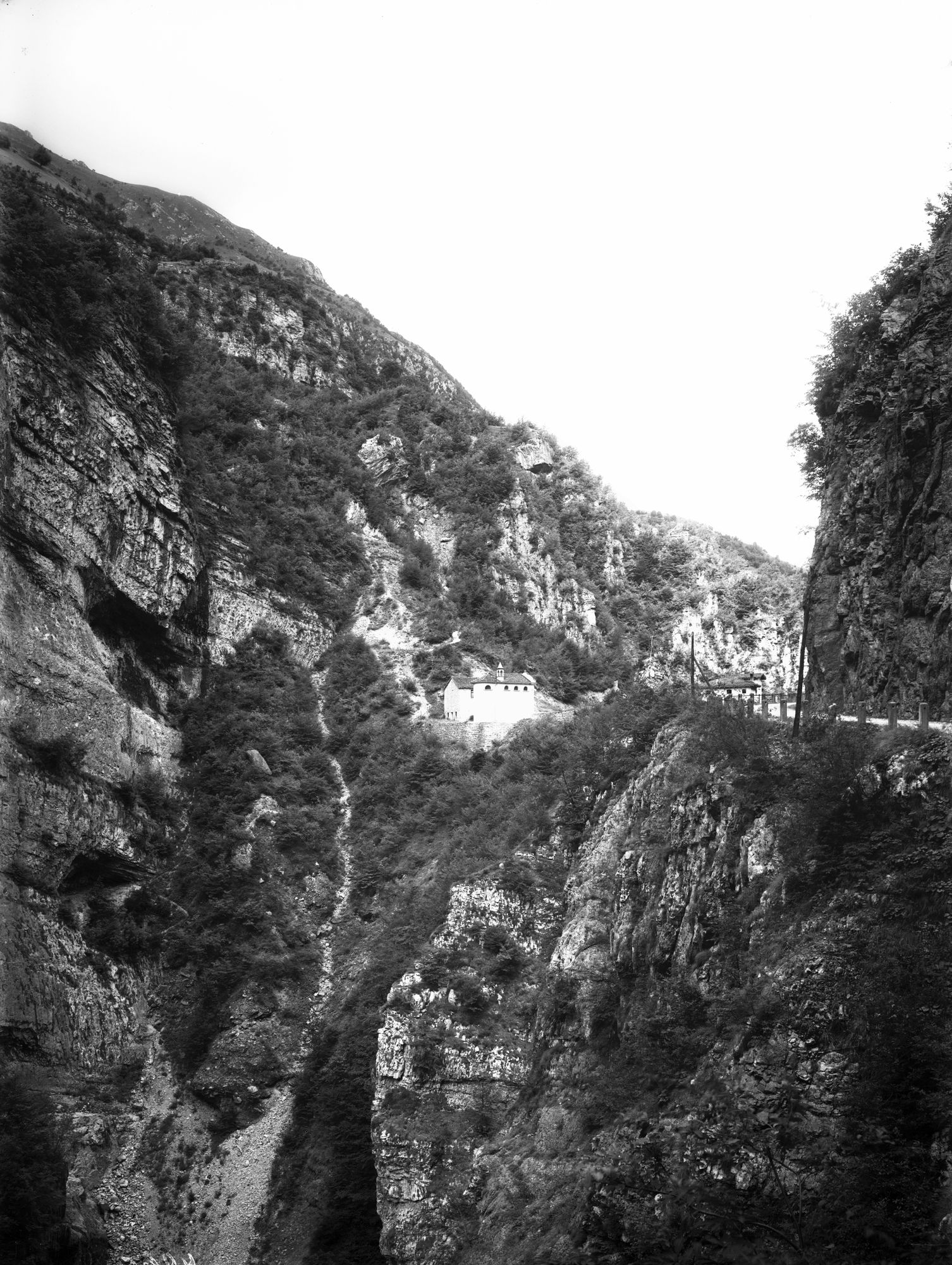 Longarone. Nel Vaiont sulla sinistra del piave. Vari aspetti della Val Vaiont (negativo) di Gabinetto fotografico (XX)