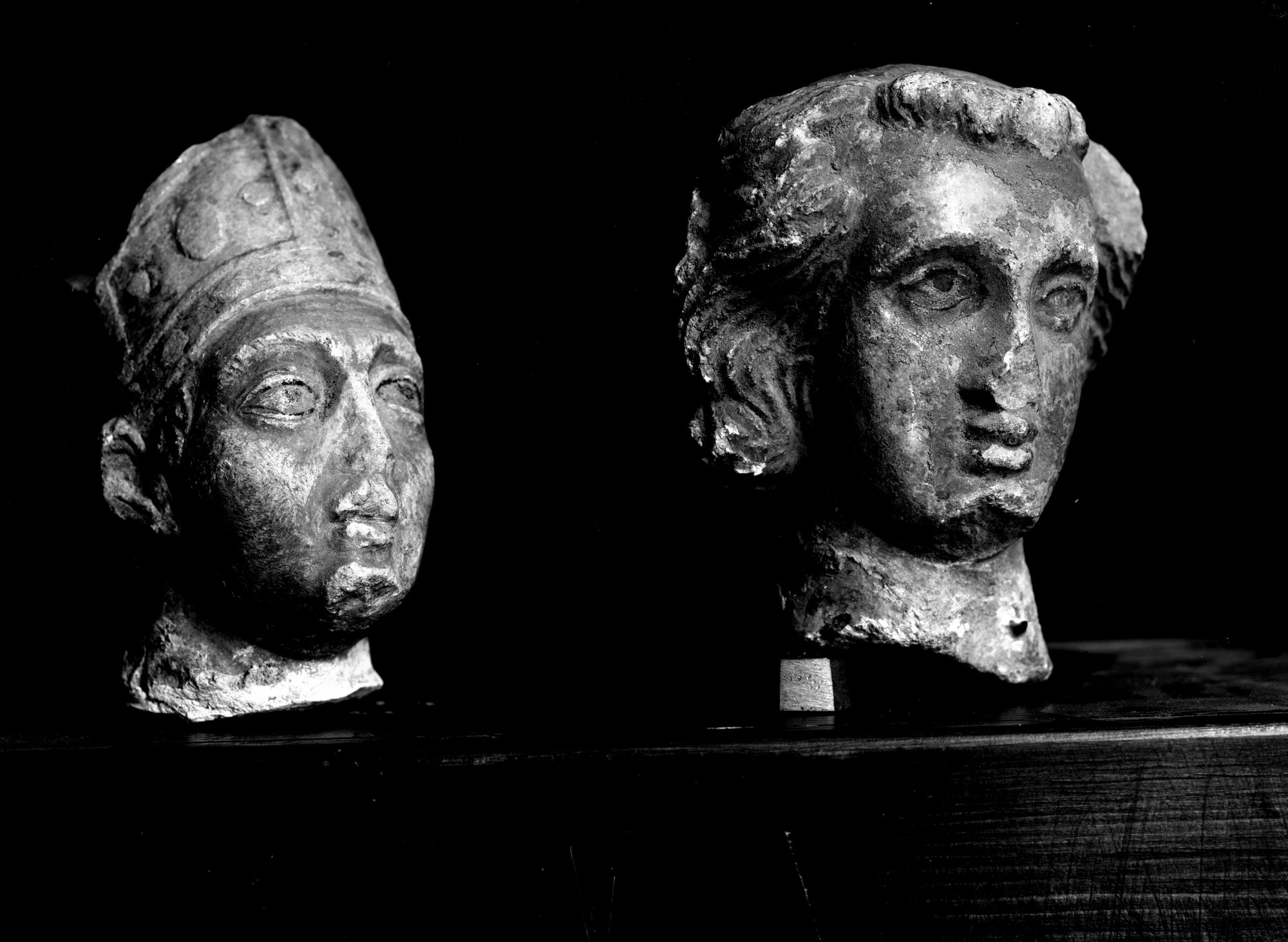 Vittorio Veneto. Chiesa Santa Giustina. Particolari del monumento a Rizzardo VII da Camin (negativo) di Gabinetto fotografico (XX)