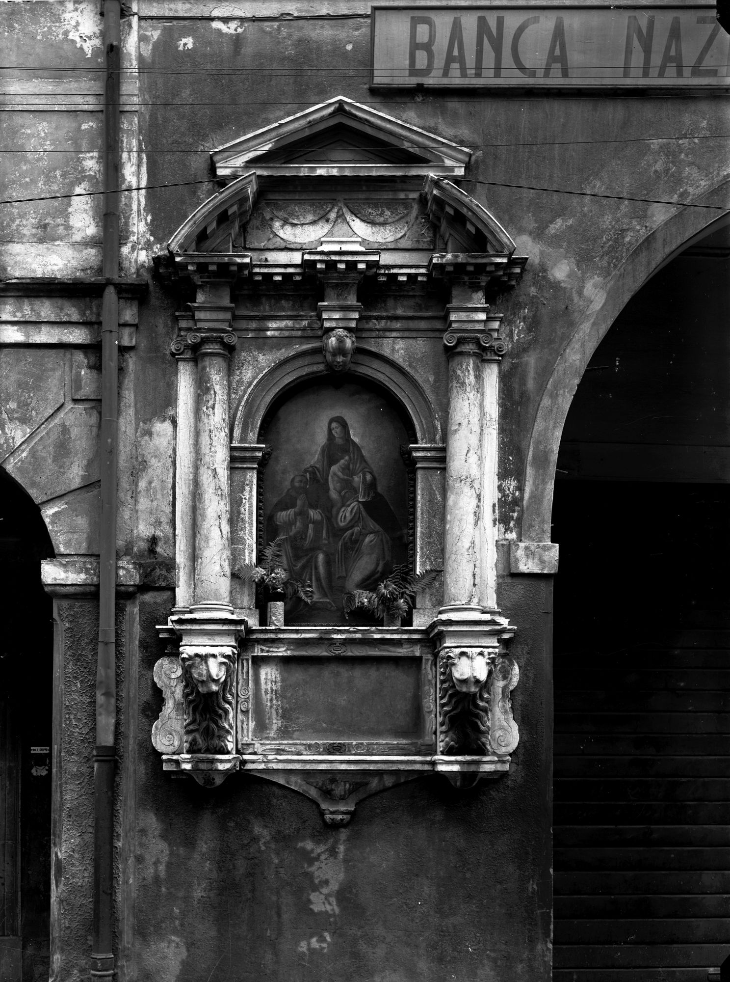 Via Vittorio Emanuele 68. Tabernacolo (negativo) di Gabinetto fotografico (XX)