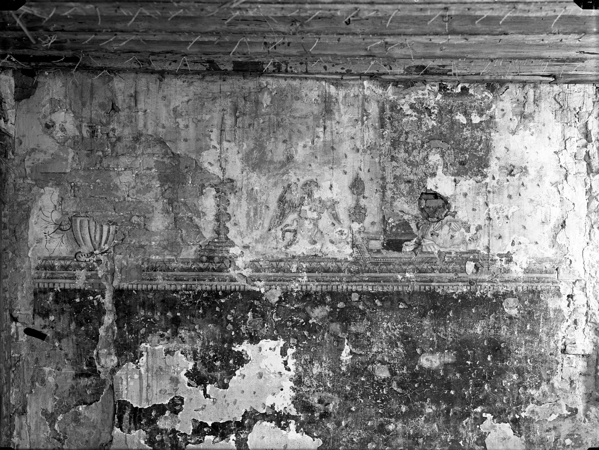 Casa Mandruzzato in via Canova. La Pietà. Affresco (negativo) di Gabinetto fotografico (XX)