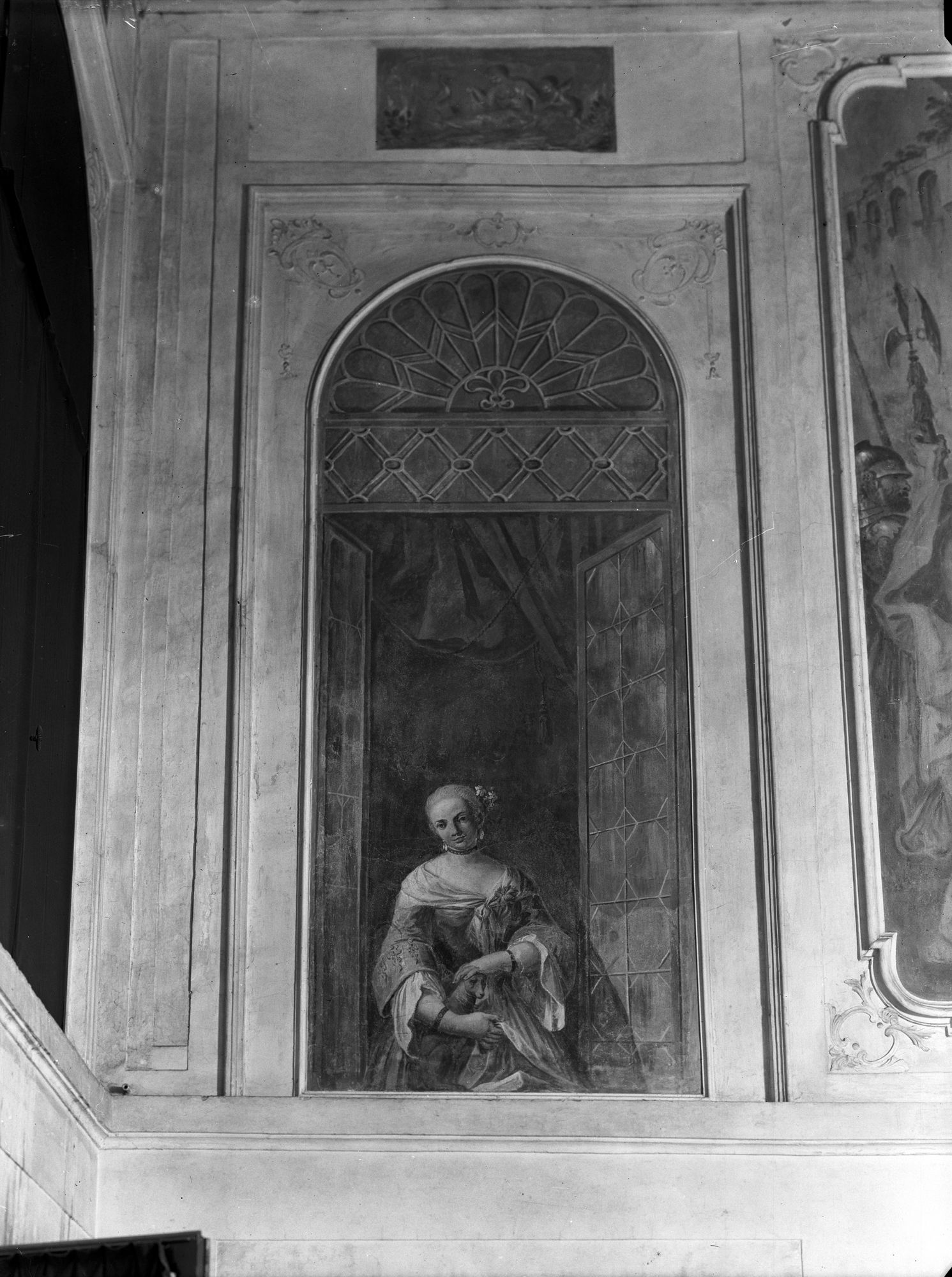 Palazzo Spineda. Donna con cane allla finestra. Affresco (negativo) di Gabinetto fotografico (XX)