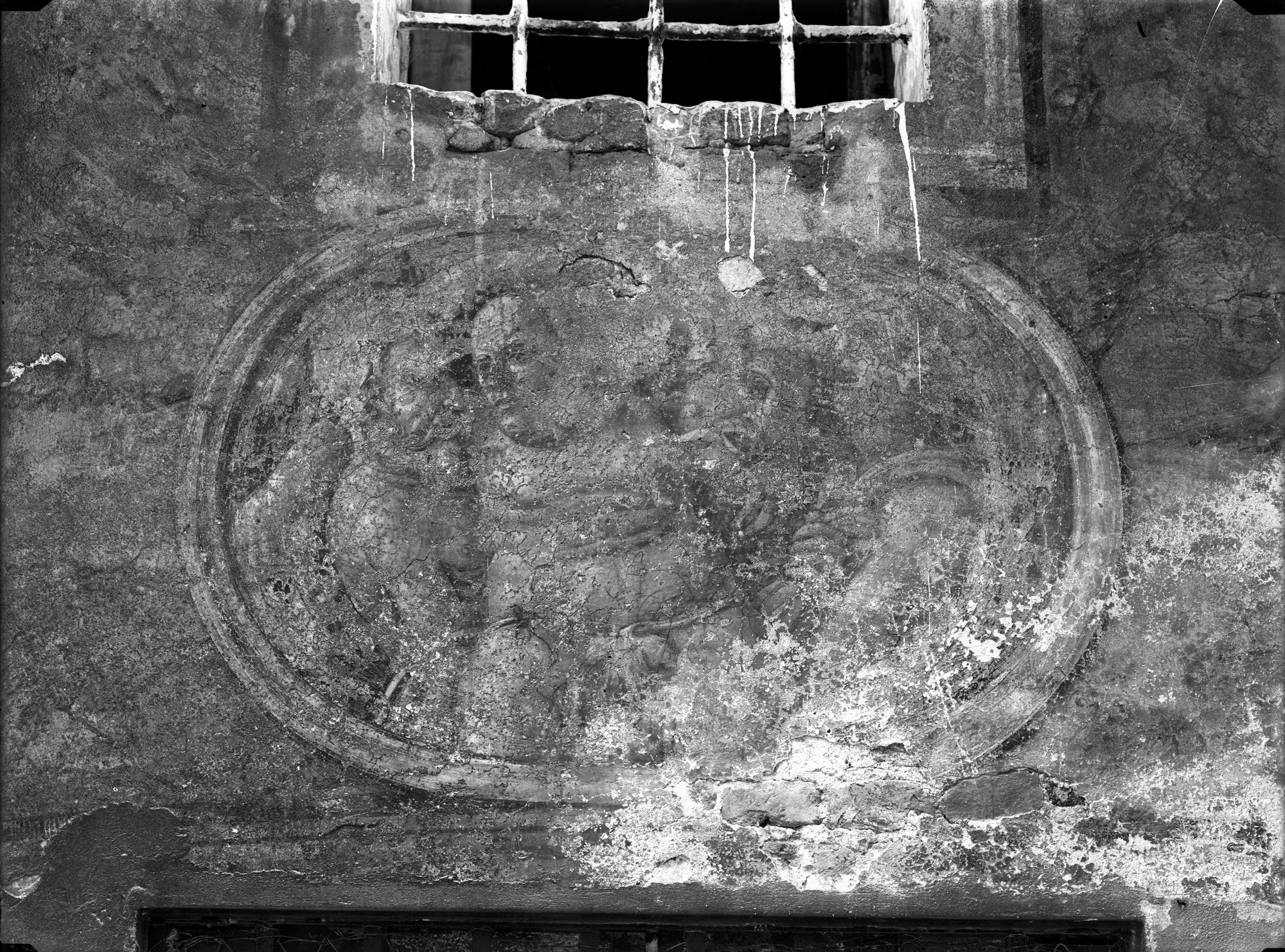 Via Tolpada 6-11. Medaglione con Bacco ebro (negativo) di Gabinetto fotografico (XX)