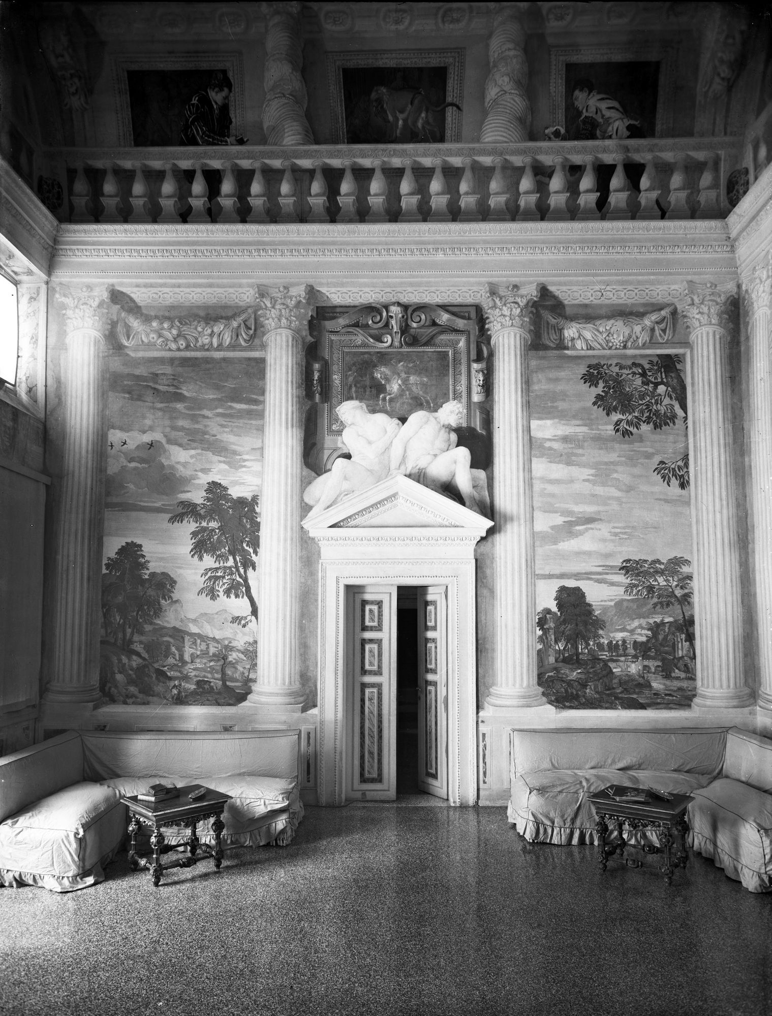 Villa Barbaro. Una parete affrescata nel Salone (negativo) di Gabinetto fotografico (XX)