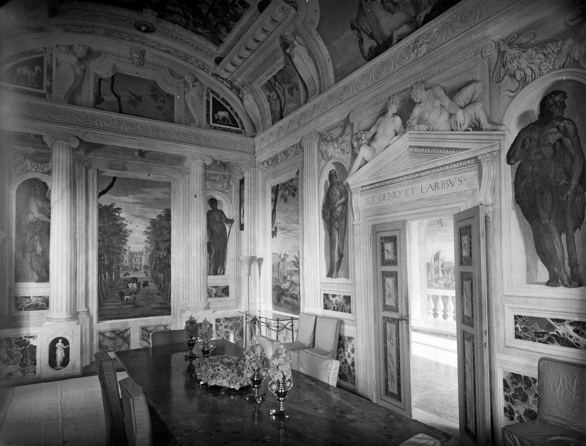 Villa Barbaro. Veduta di una saletta affrescata (negativo) di Gabinetto fotografico (XX)