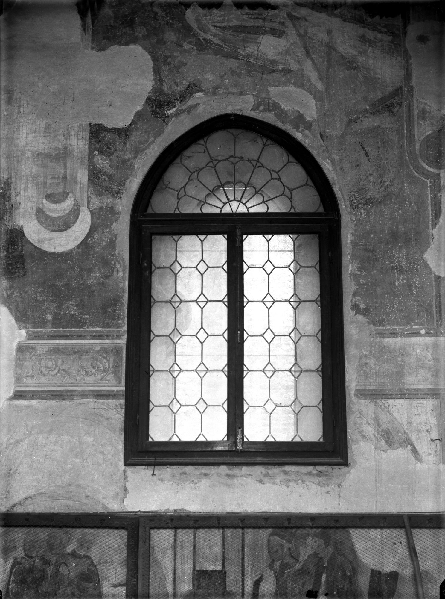 Chiesa Santa Giustina. Cappella dello Storlato. Una finestra durante i lavori (negativo) di Gabinetto fotografico (XX)