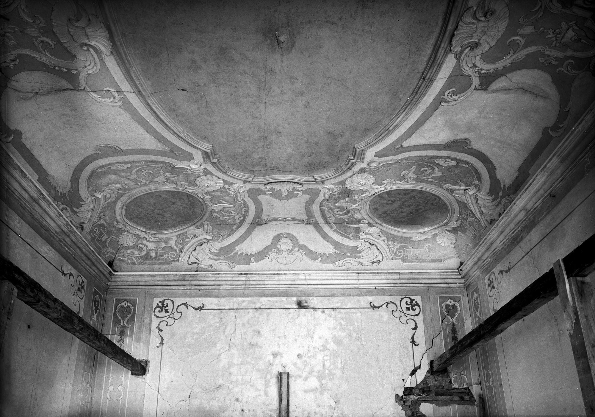 Palazzo Avogadro. Soffitto e stucchi del I° piano (negativo) di Gabinetto fotografico (XX)