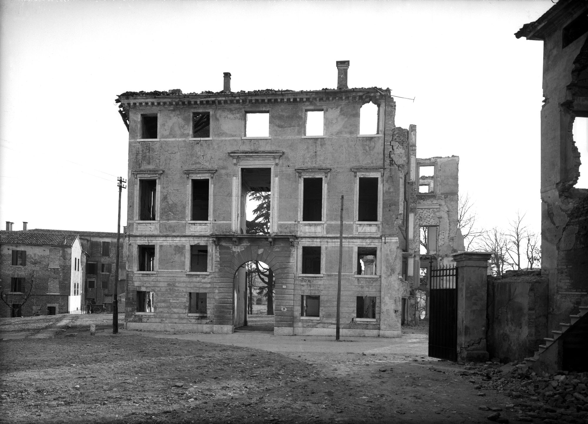 Palazzo Onigo ora Avogadro del sec. XVII (negativo) di Gabinetto fotografico (XX)