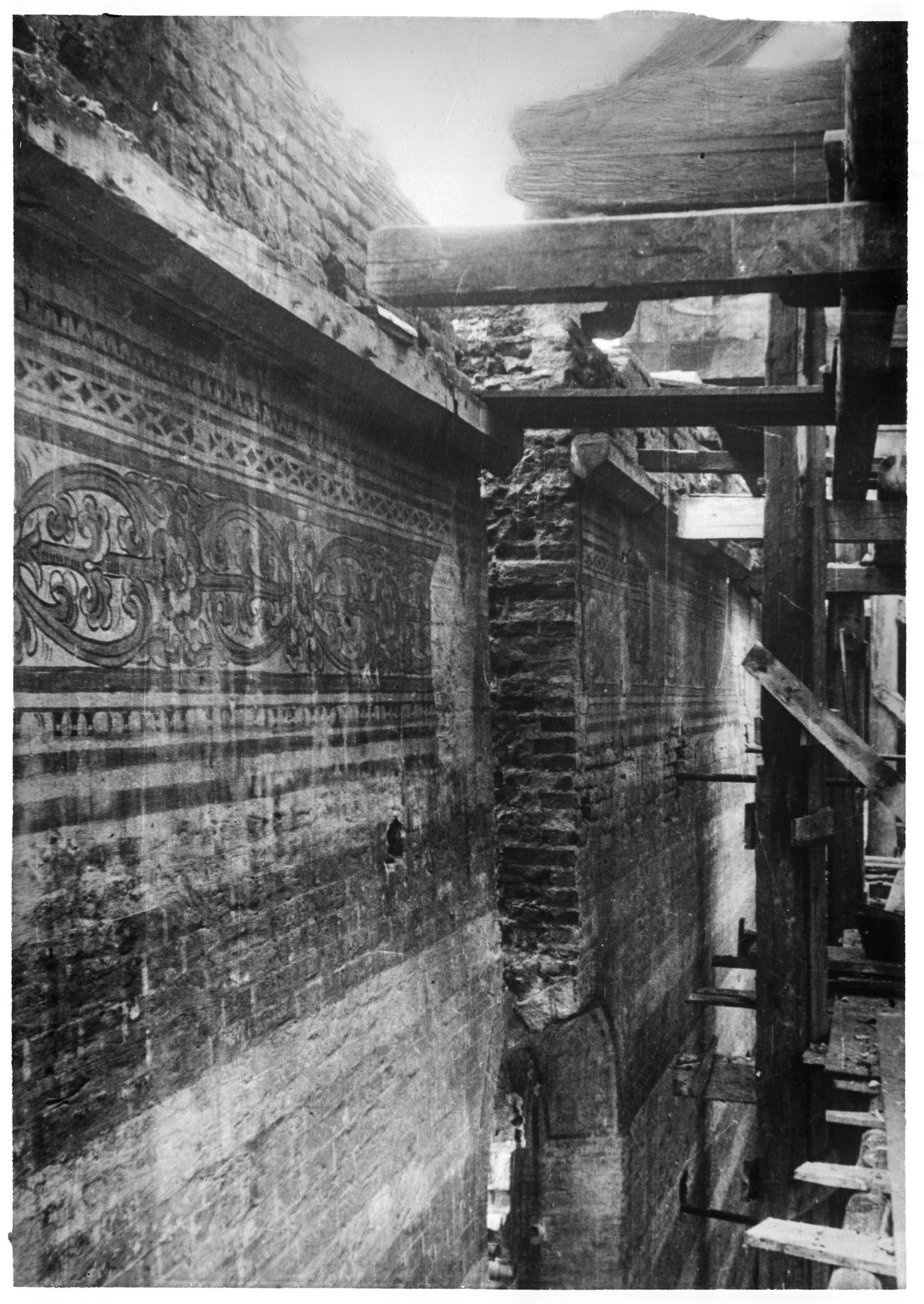 Chiesa Eremitani. Strapiombi delle muraglie (negativo) di Gabinetto fotografico (XX)