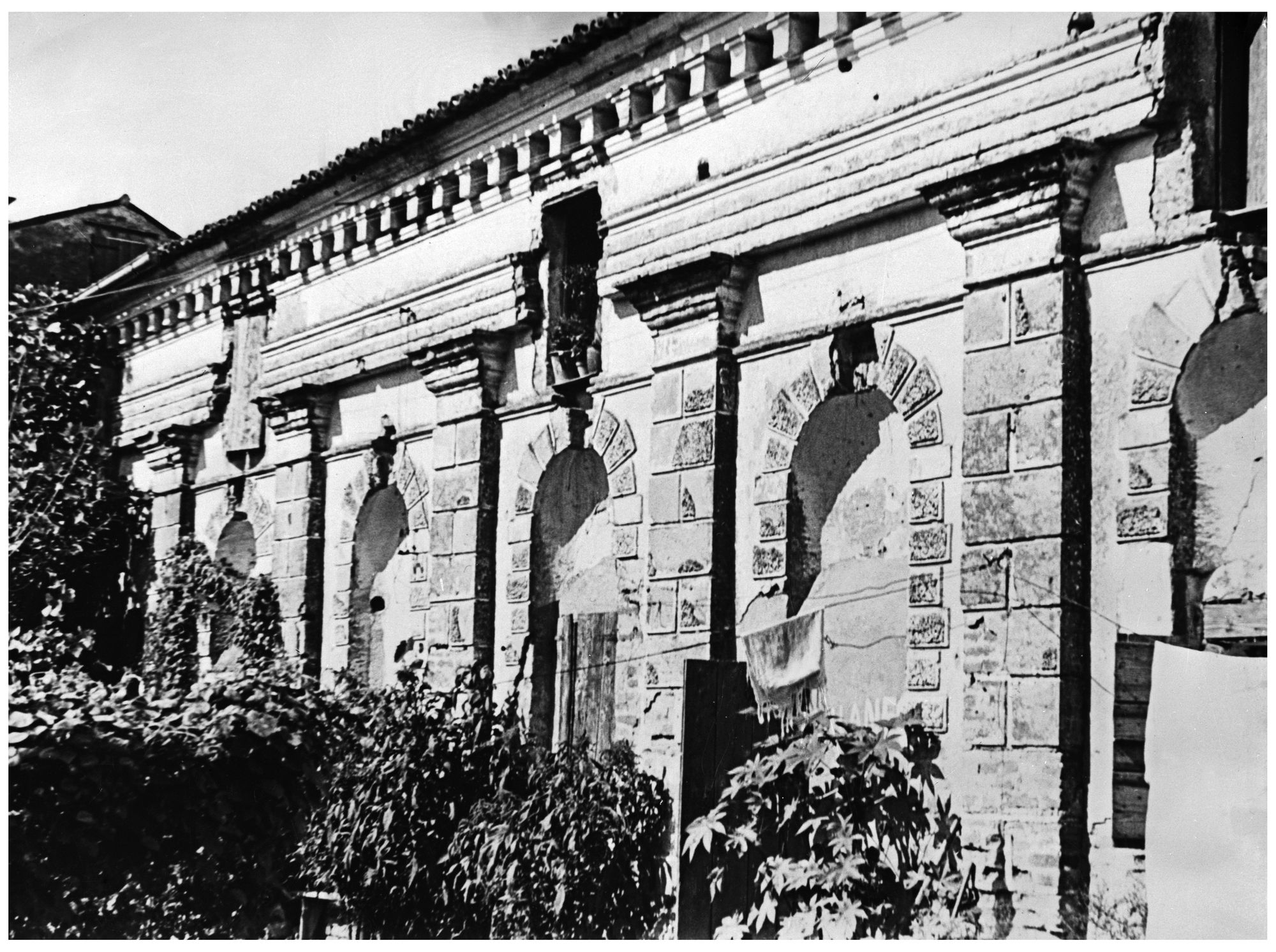 Villa di via Roma. Particolare di un'adiacenza (negativo) di Gabinetto fotografico (XX)