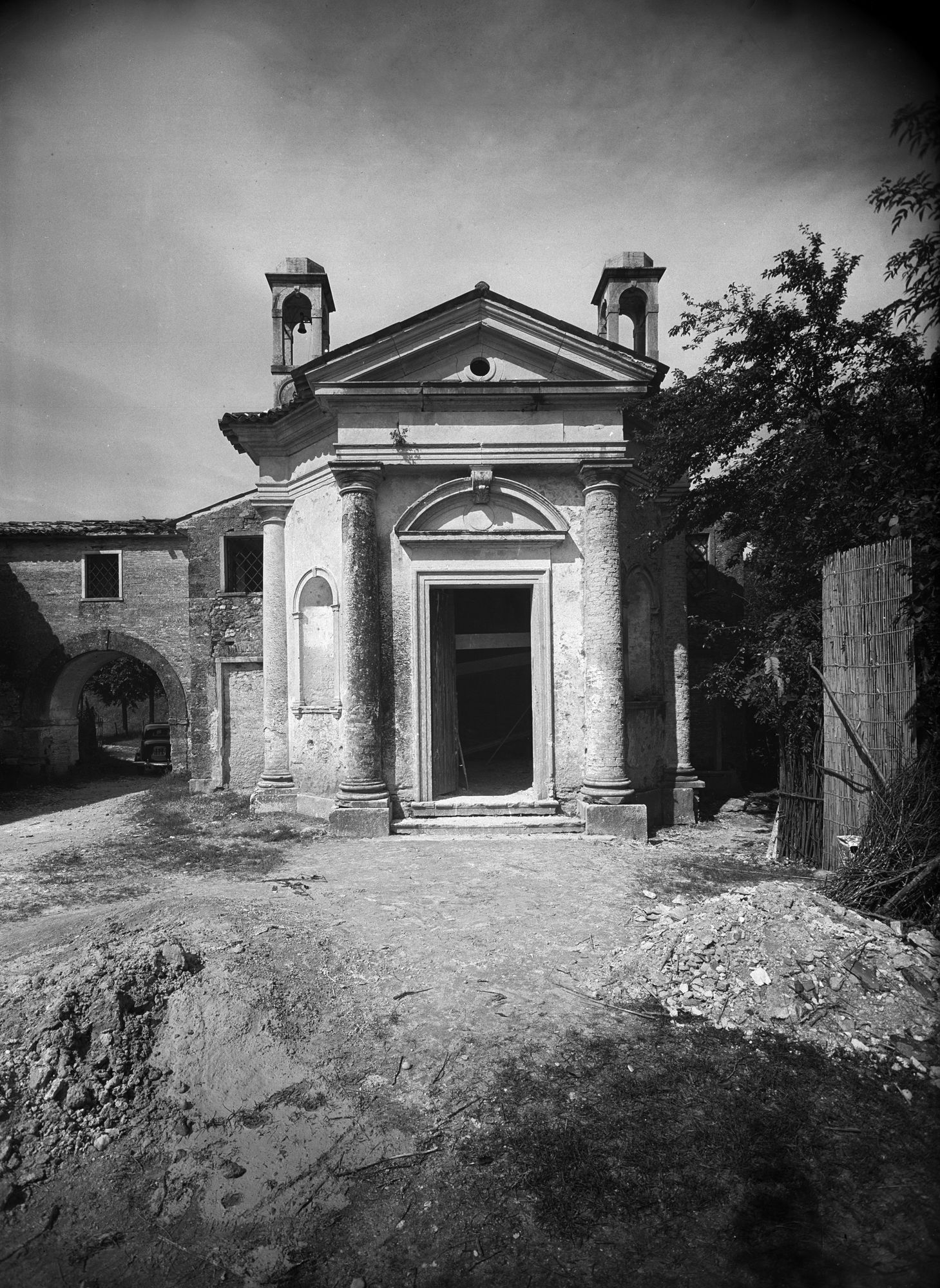 Chiesetta del Massari. Facciata (negativo) di Gabinetto fotografico (XX)