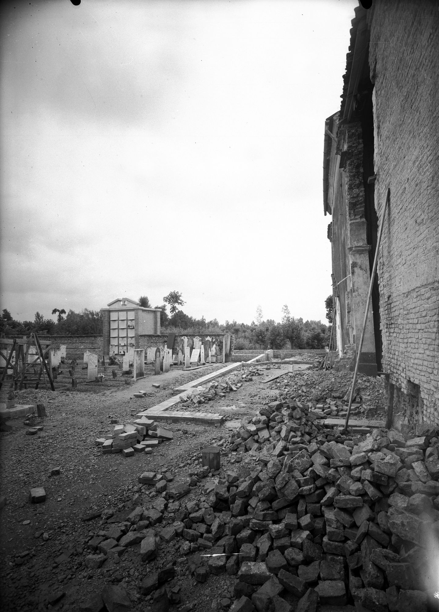 Duomo. Particolare esterno durante i lavori (negativo) di Gabinetto fotografico (XX)