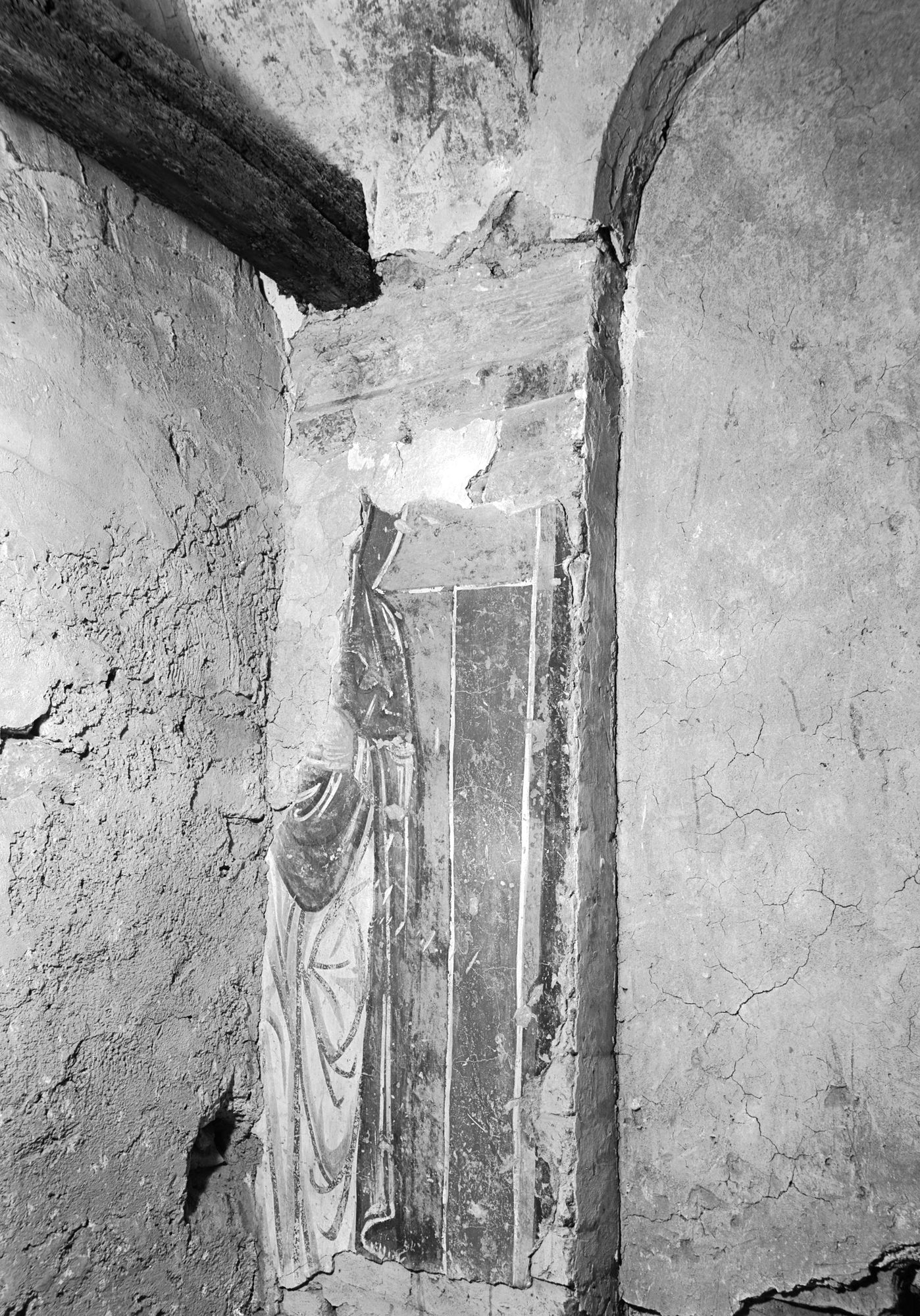 San Giovanni del Tempio ora San Gaetano. Campanile cappellina sottostante particolare affresco sec. XII (negativo) di Gabinetto fotografico (XX)