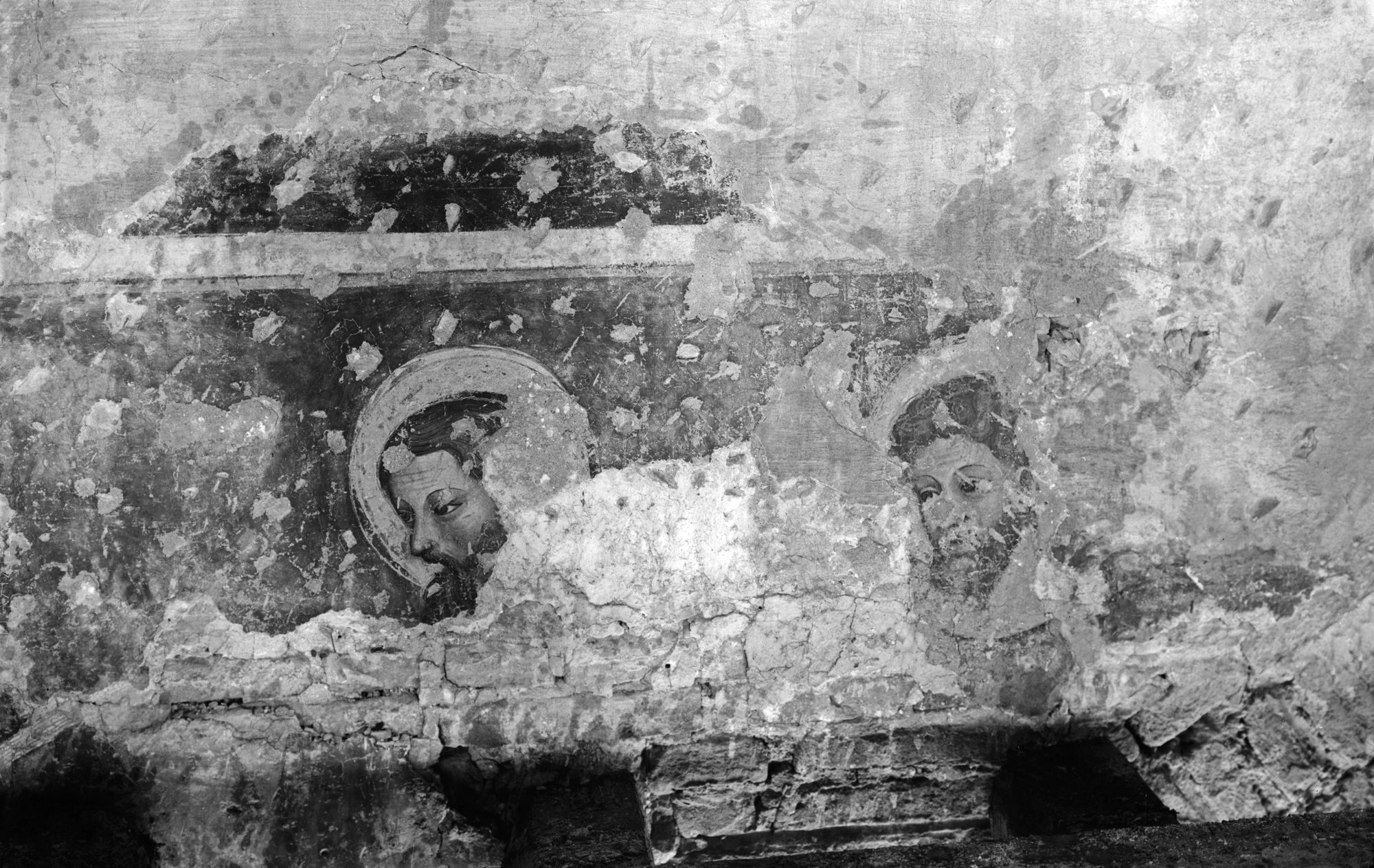 Chiesa Santa Caterina. Teste di santi. Affresco (negativo) di Gabinetto fotografico (XX)