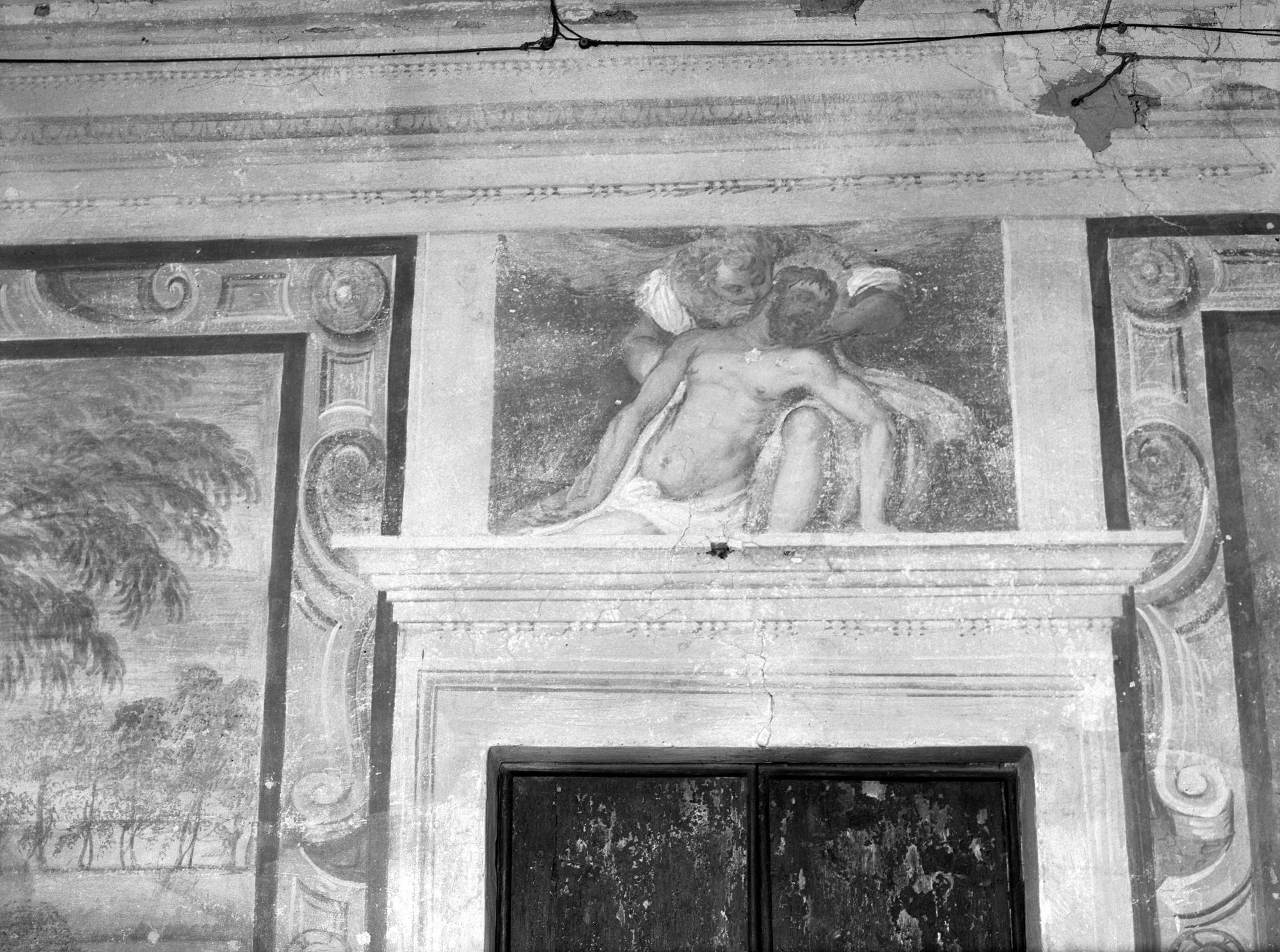 Villa Morchio. Sopraporta. Affresco con La Pietà. Pittore veneto del '500 (negativo) di Gabinetto fotografico (XX)