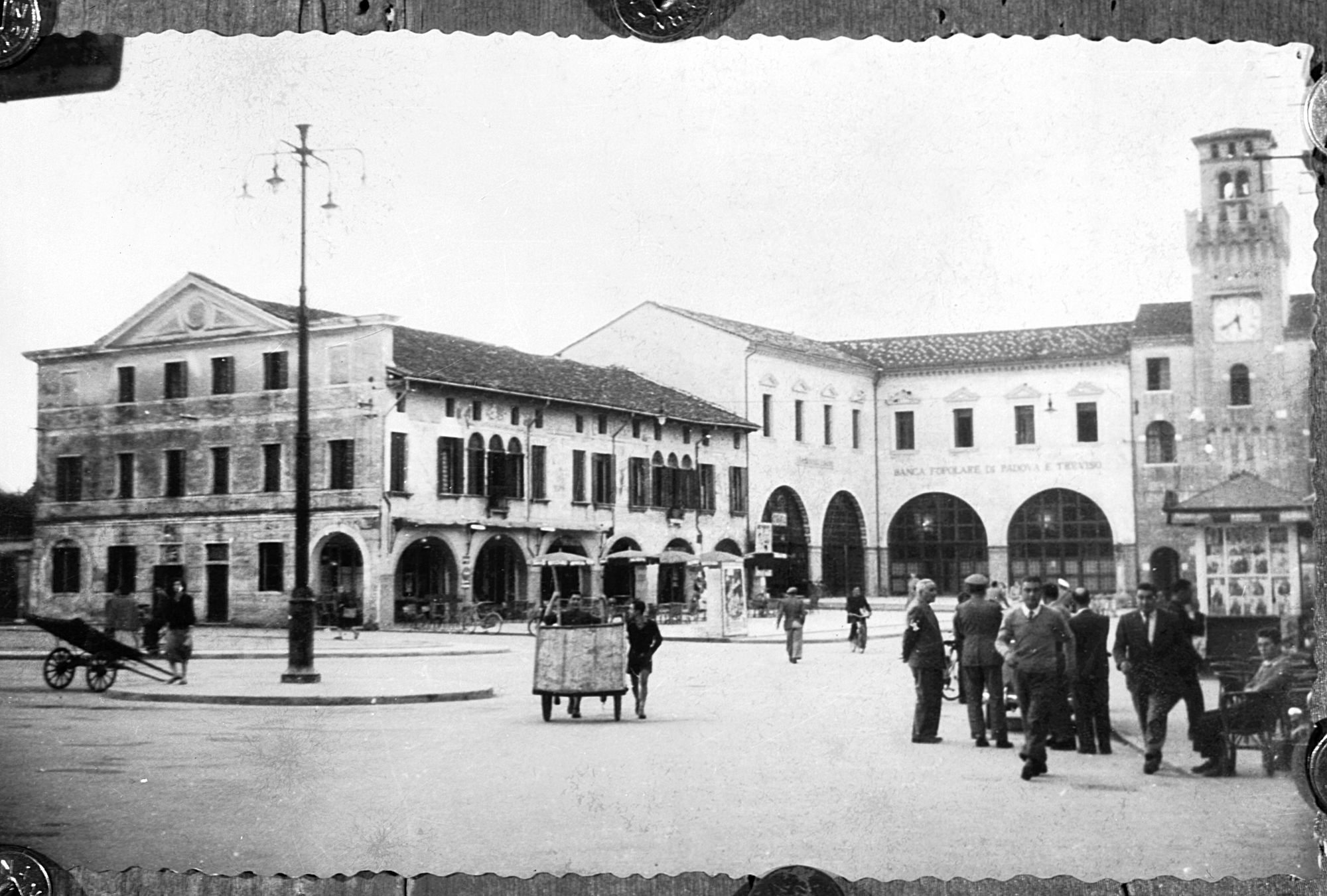 Veduta della Piazza Vittorio Emanuele (negativo) di Gabinetto fotografico (XX)