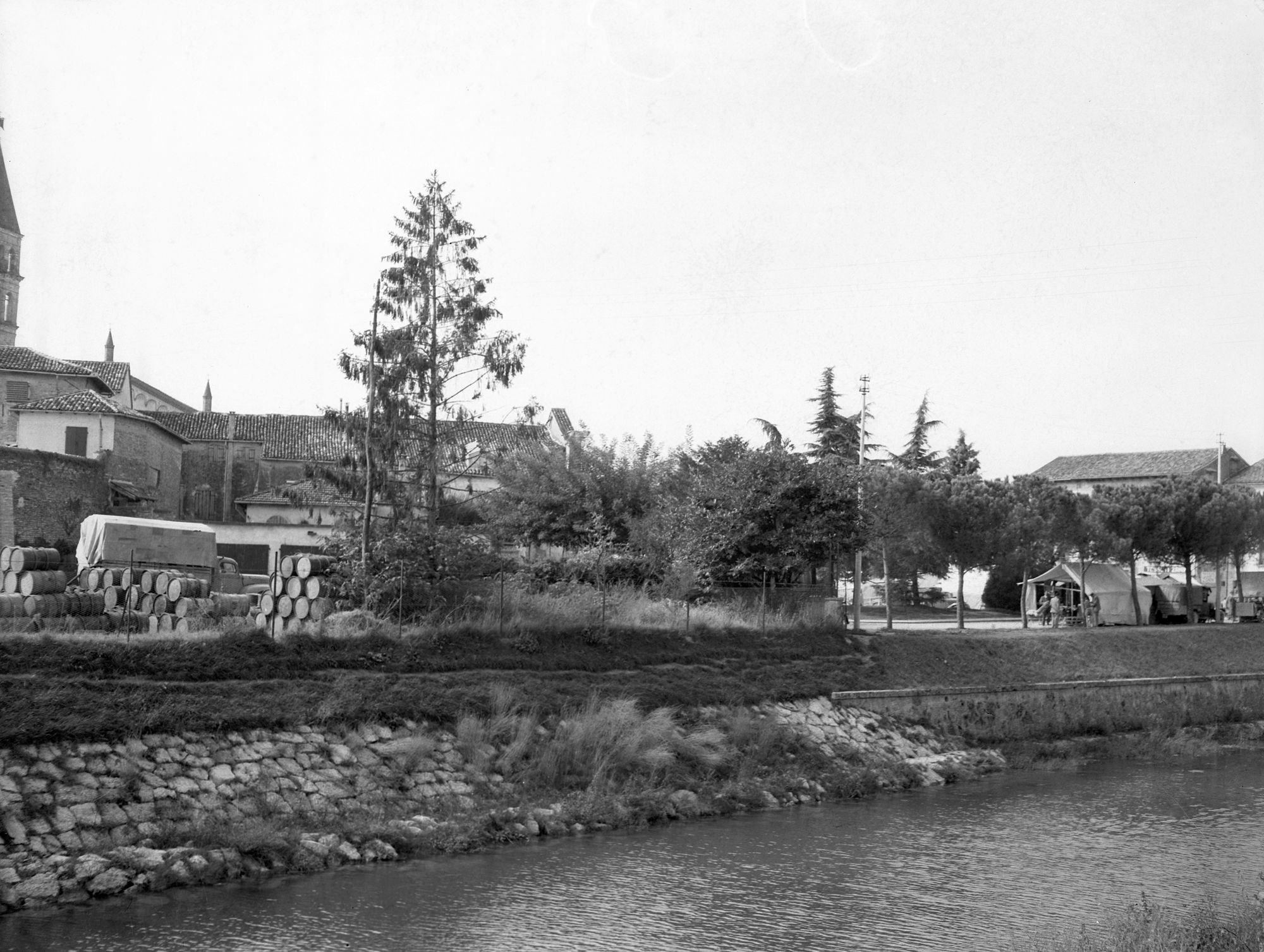 Veduta della Piazza Vittorio Emanuele (negativo) di Gabinetto fotografico (XX)