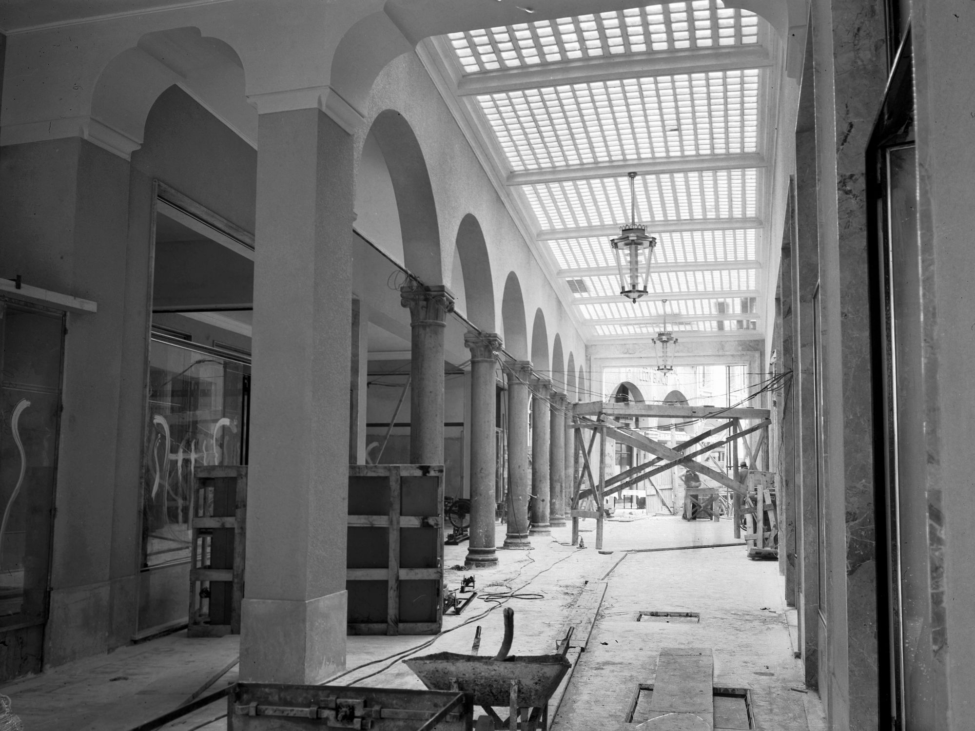 Caffè Pedrocchi. Interno durante i lavori (negativo) di Gabinetto fotografico (XX)