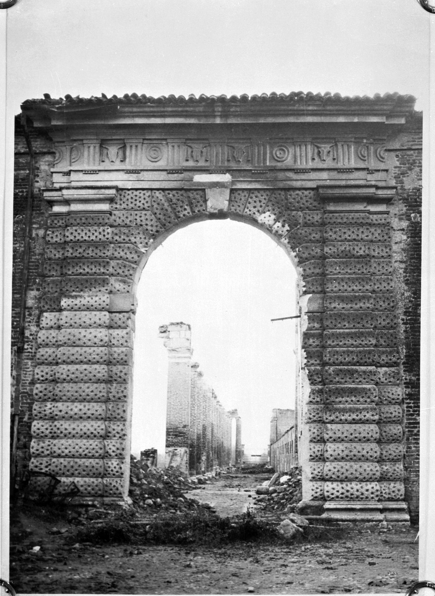 Villa Pisani del Palladio. Residui della guerra 1939-1945 (negativo) di Gabinetto fotografico (XX)