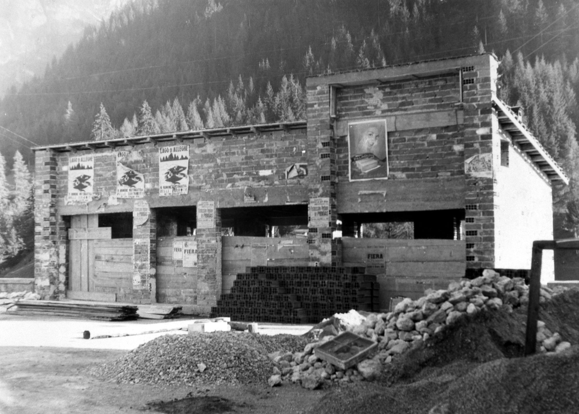 Vedute di nuove costruzioni (negativo) di Gabinetto fotografico (XX)