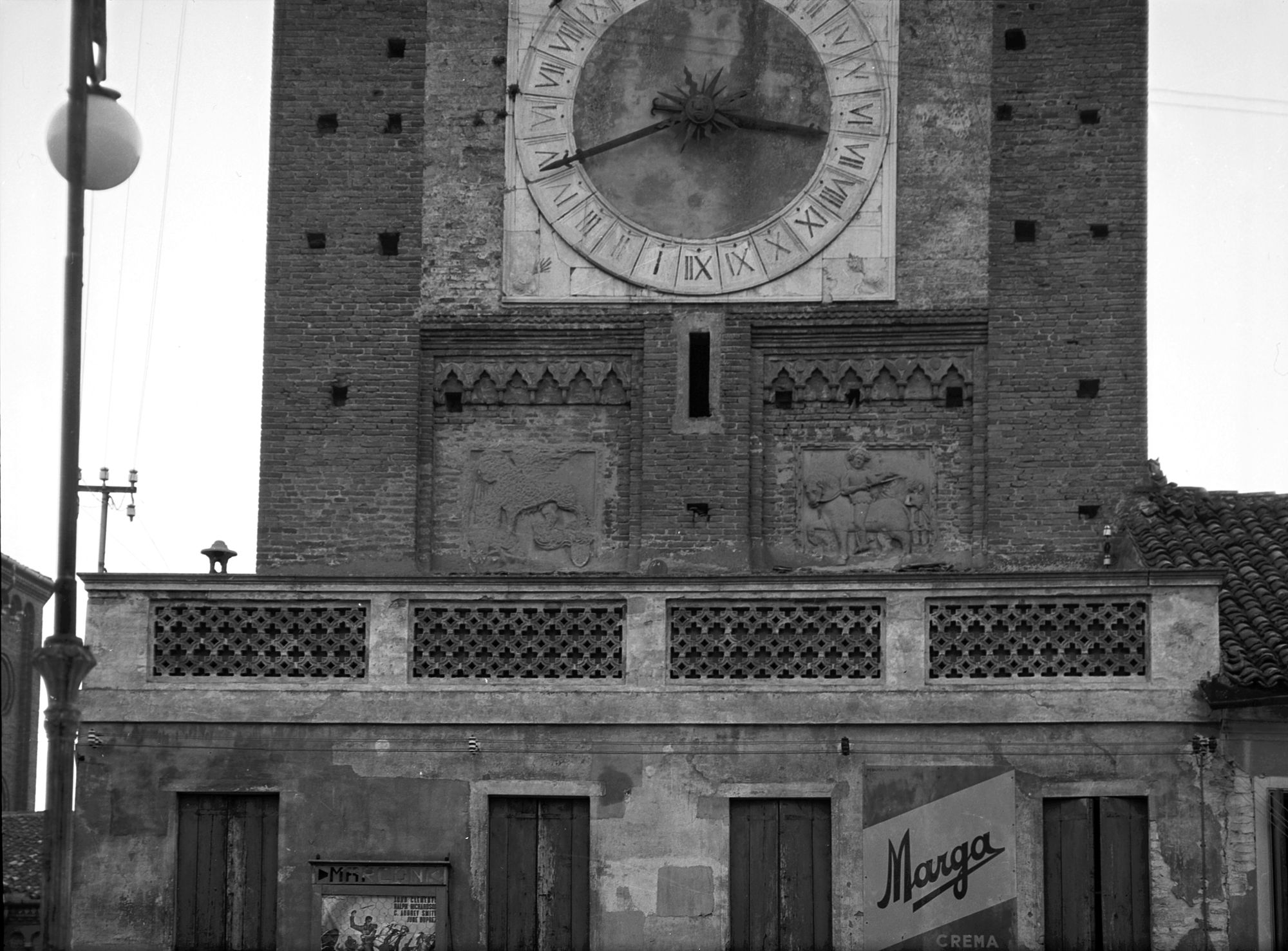 Torre campanaria. Scultura Base (negativo) di Gabinetto fotografico (XX)